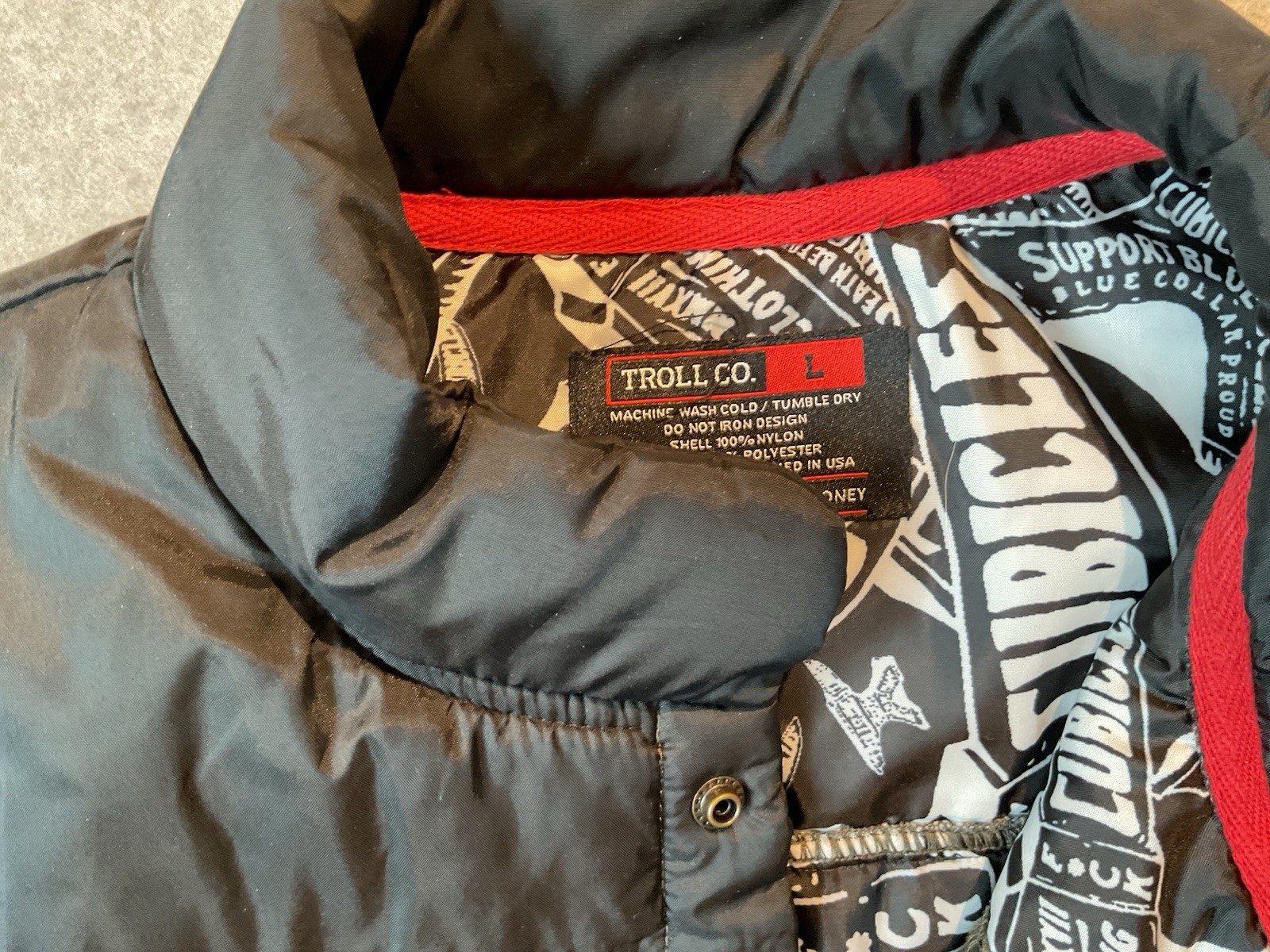 Troll Co Dirty Hands Clean Money Packable Puffy Vest L Gray Black
