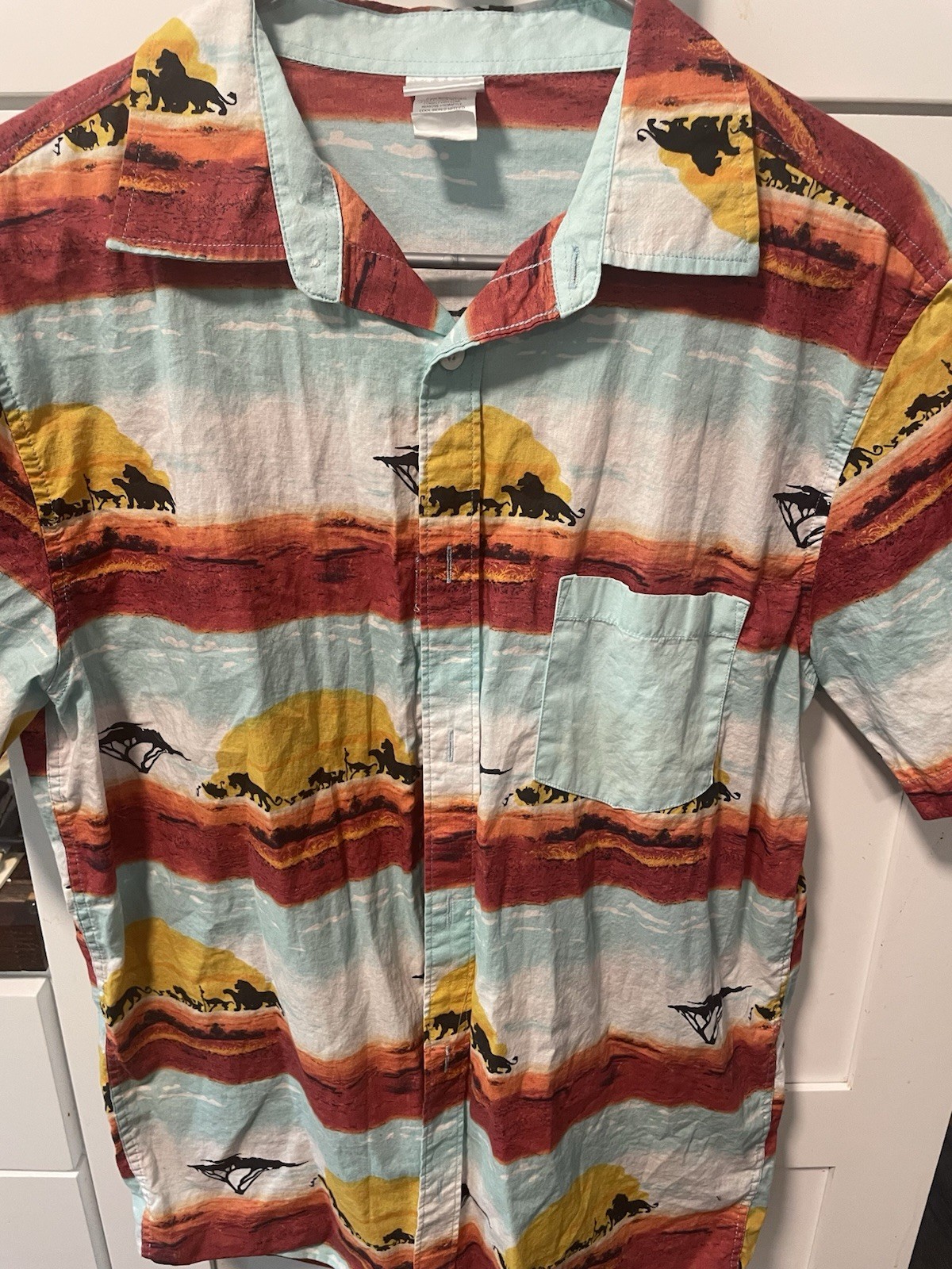 Disney Lion King Pride Land March Sunset Button Down Aloha Simba Med.