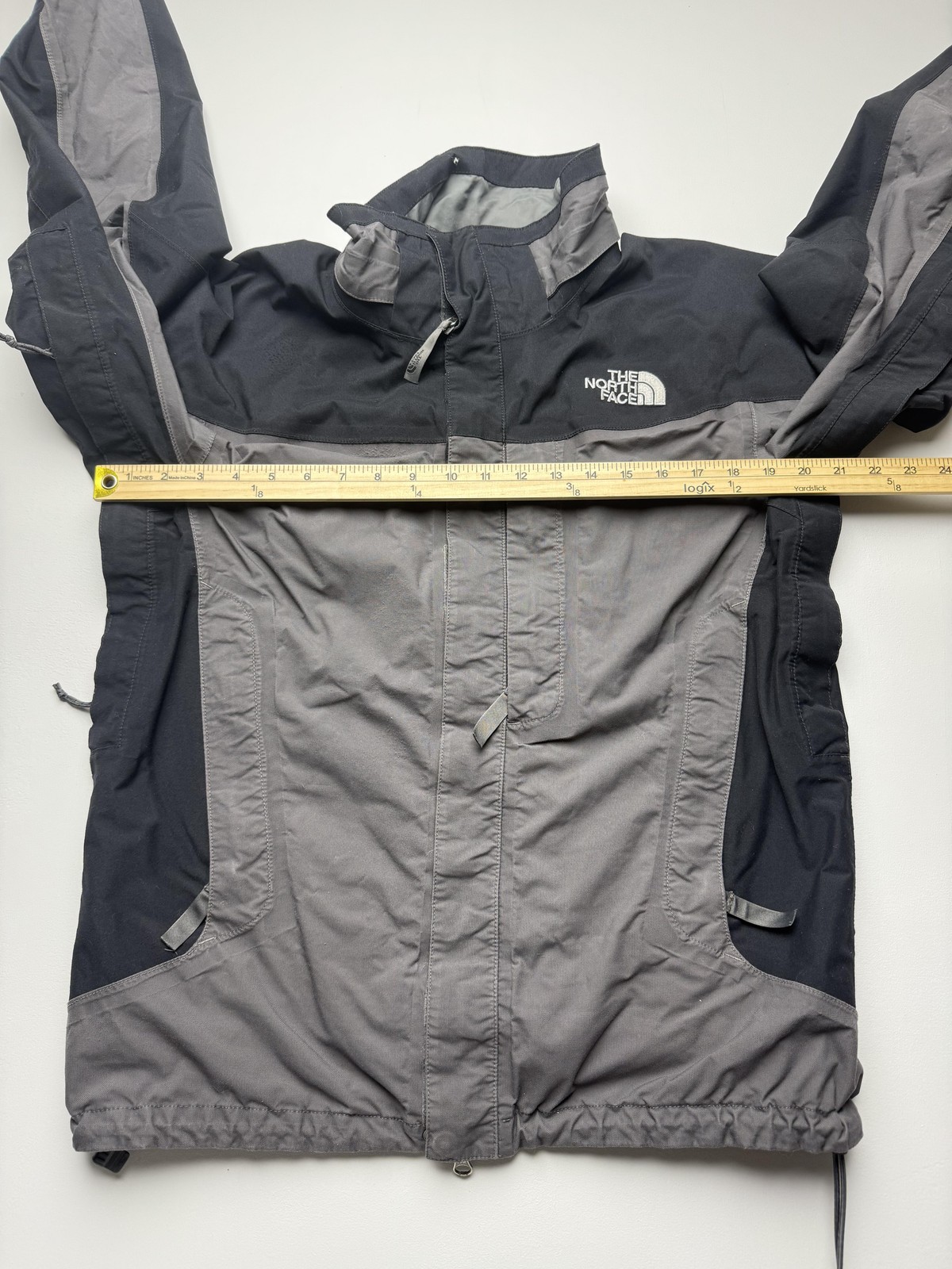 The North Face Jacket Mens Small Gray Black Hooded Full Zip HyVent Ski Snow