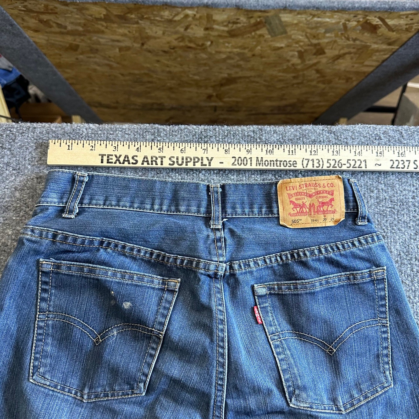 Levi’s Jeans Mens Size 18 Reg Blue 505 Regular Fit Straight Leg Denim W29 L29
