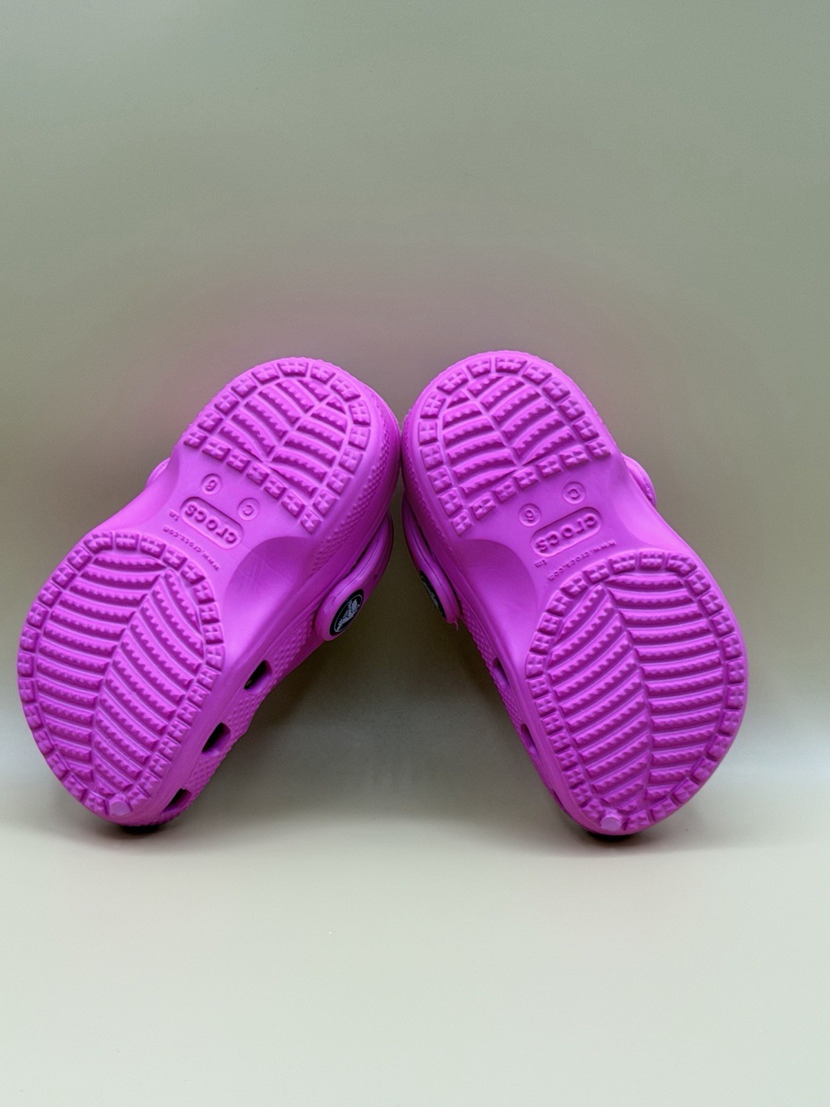 CROCS Toddler Baya Clog Size 6C Girls – Vibrant Bright Pink EUC