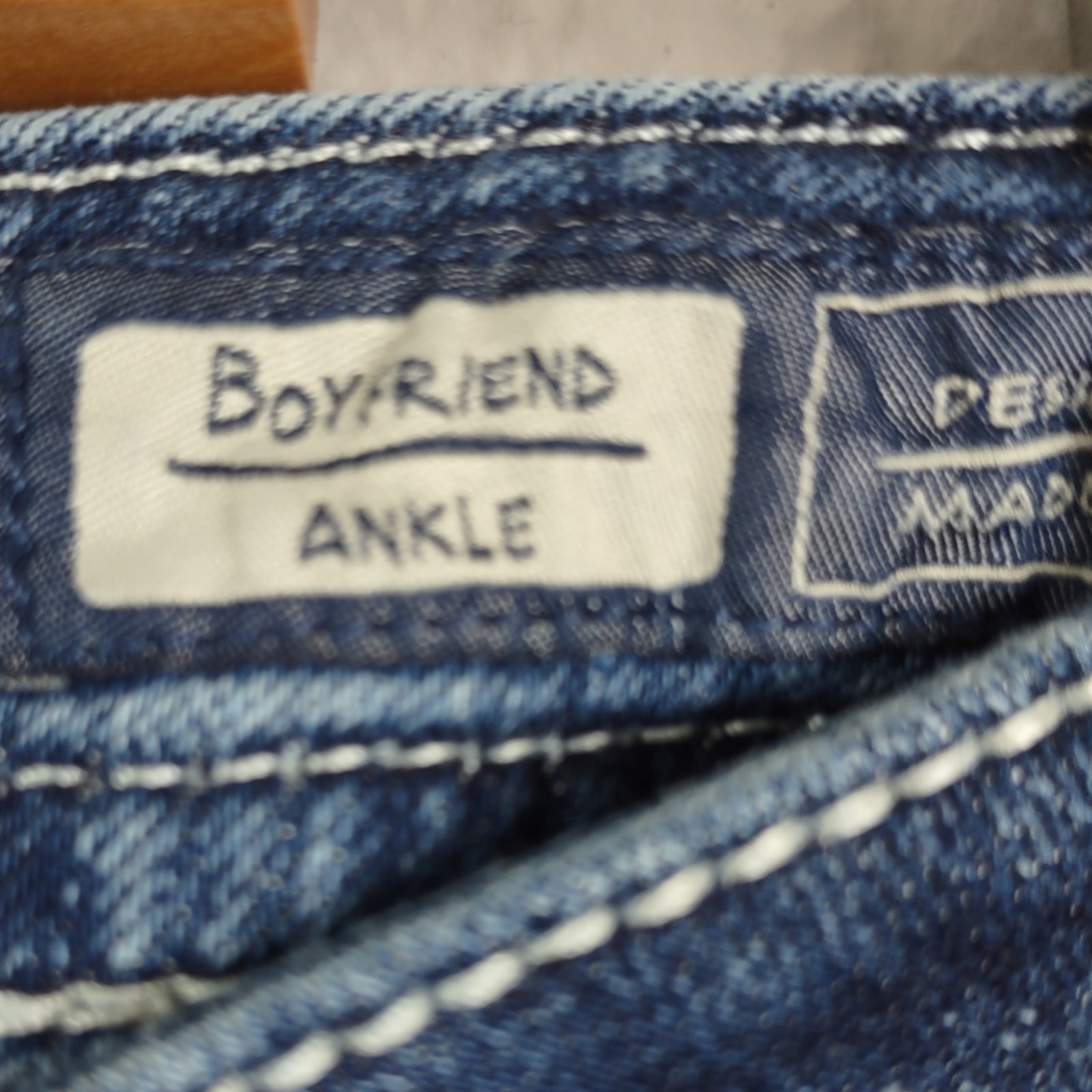 Miss Me Torn Contrast Destoyed Patch Boyfriend Ankle Jeans JB5151A329 Size 27