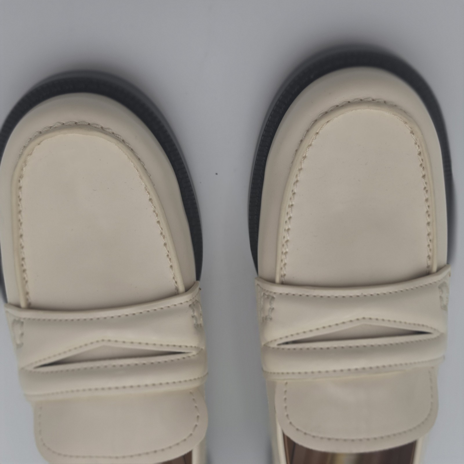 Franco Sarto Cream Loafers Size 5M Women’s Slip-On Classic Preppy Chic NEW