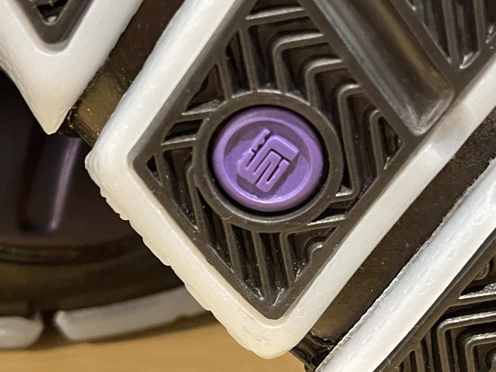 Nike Zoom LeBron 4 Eggplant/Varsity Purple – FN6251-001 Mens size 10 New in Box