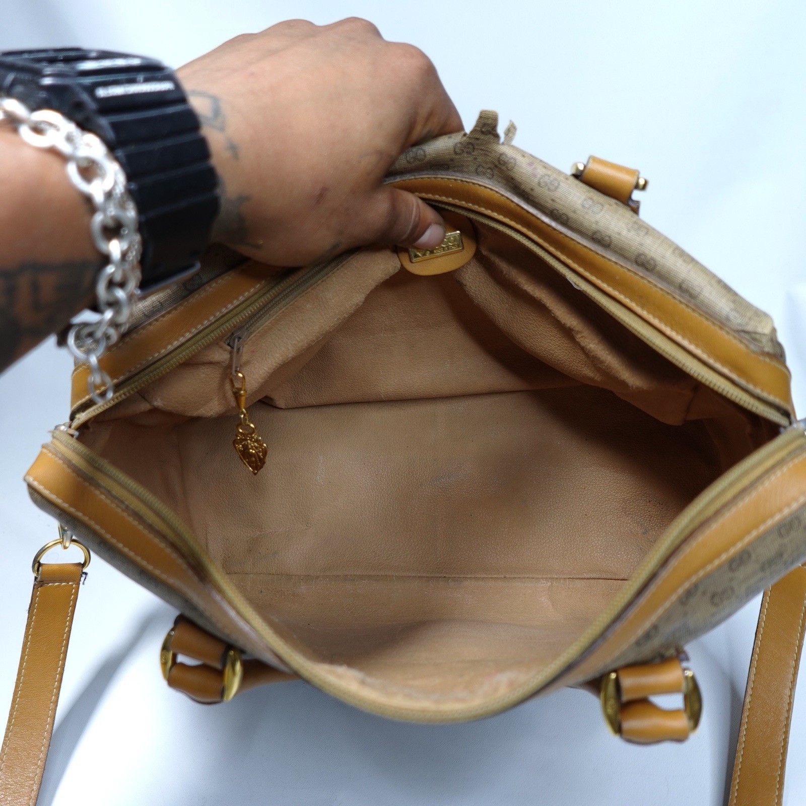Vintage Gucci GG Supreme Monogram Boston Bag Tan Leather Italy Need Light Repair
