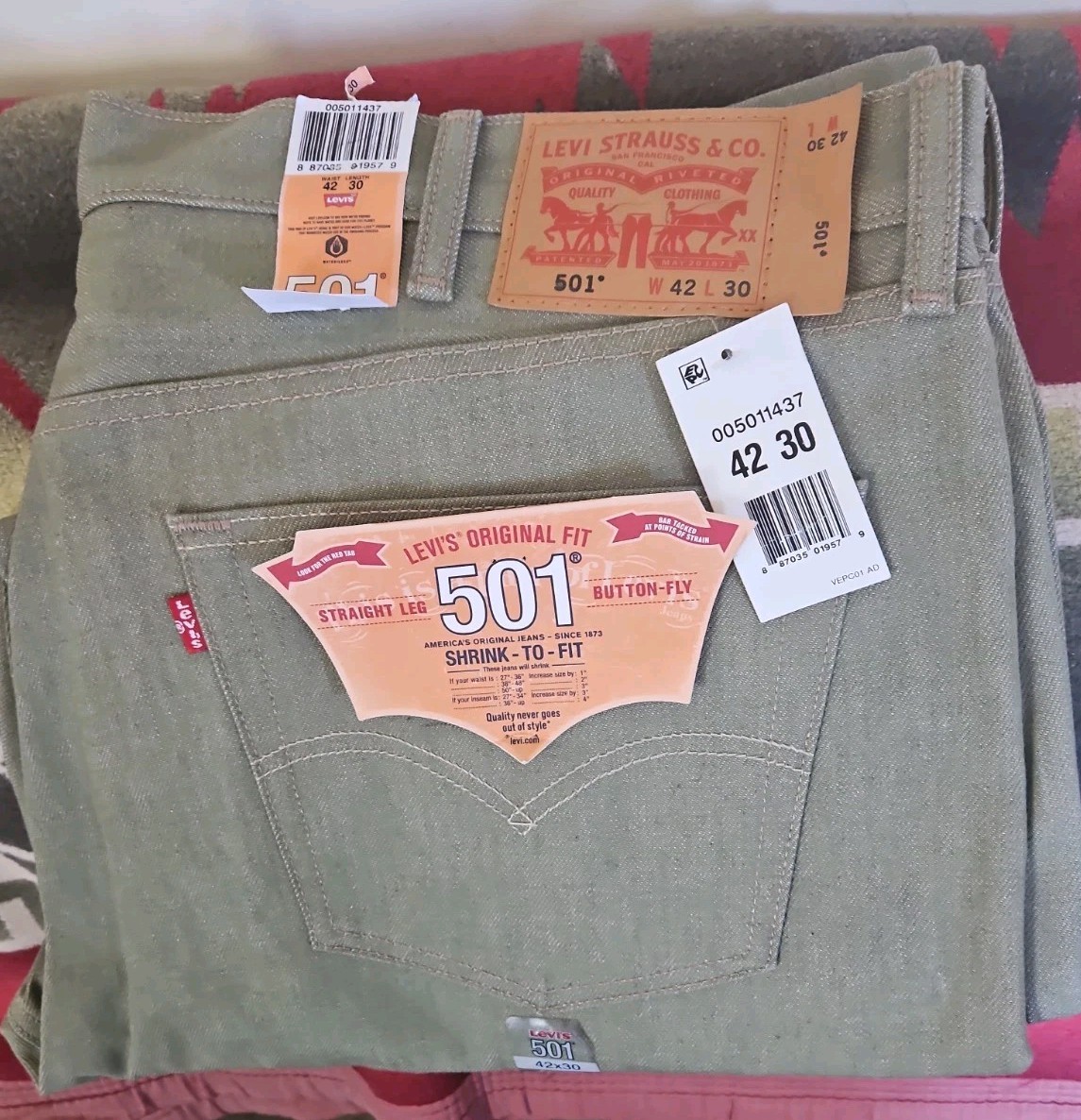 NEW! Levi’s Men’s 501 Shrink To Fit Original Fit Color Pale Green 005011437 NWT