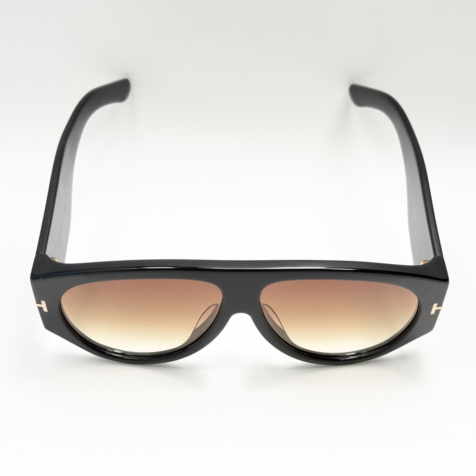 Tom Ford TF1044 Bronson Sunglasses Black Frame Gradient Brown Lens 60-12-140