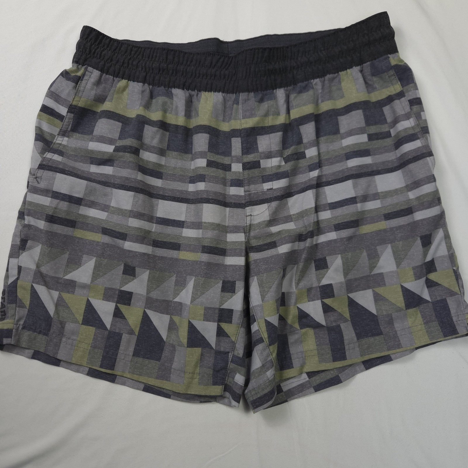 Prana Shorts Mens L Green Black Geometric Mojo Yoga 6.5″ Hiking Outdoor Active