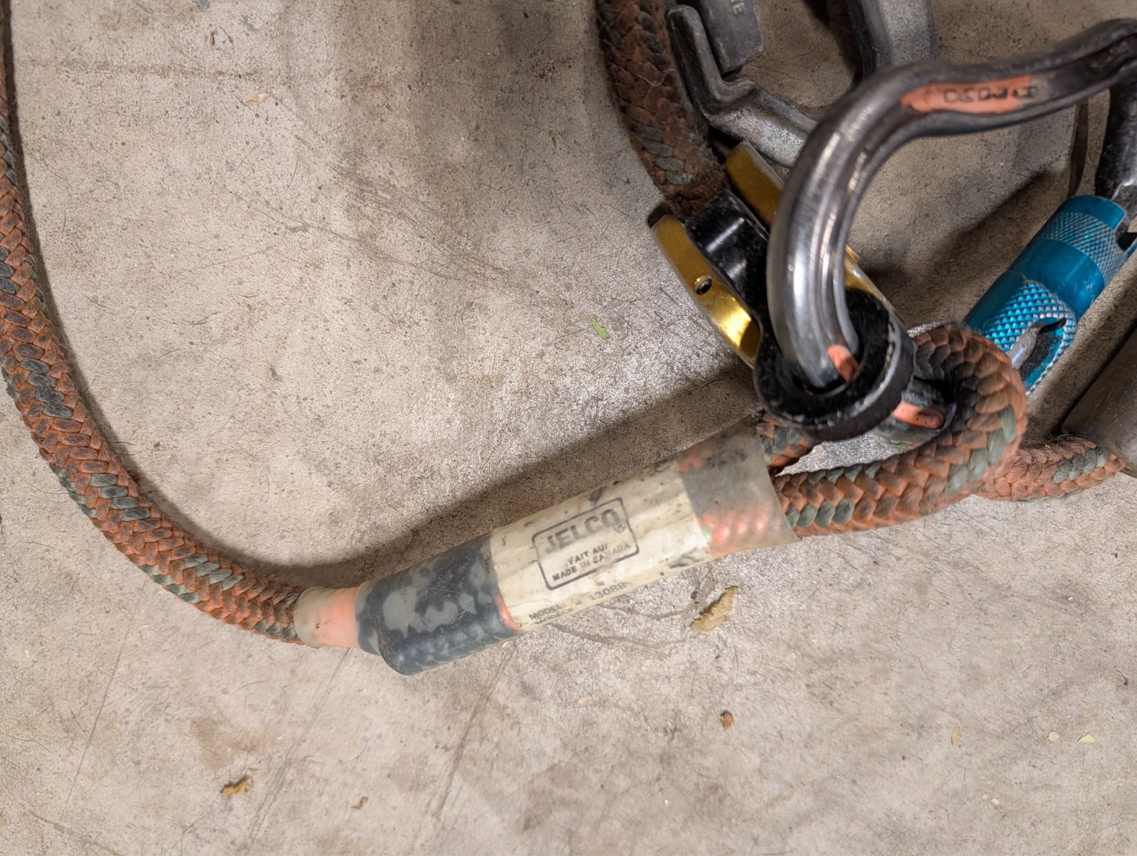 Jelco secondary lanyard for wood pole climbing