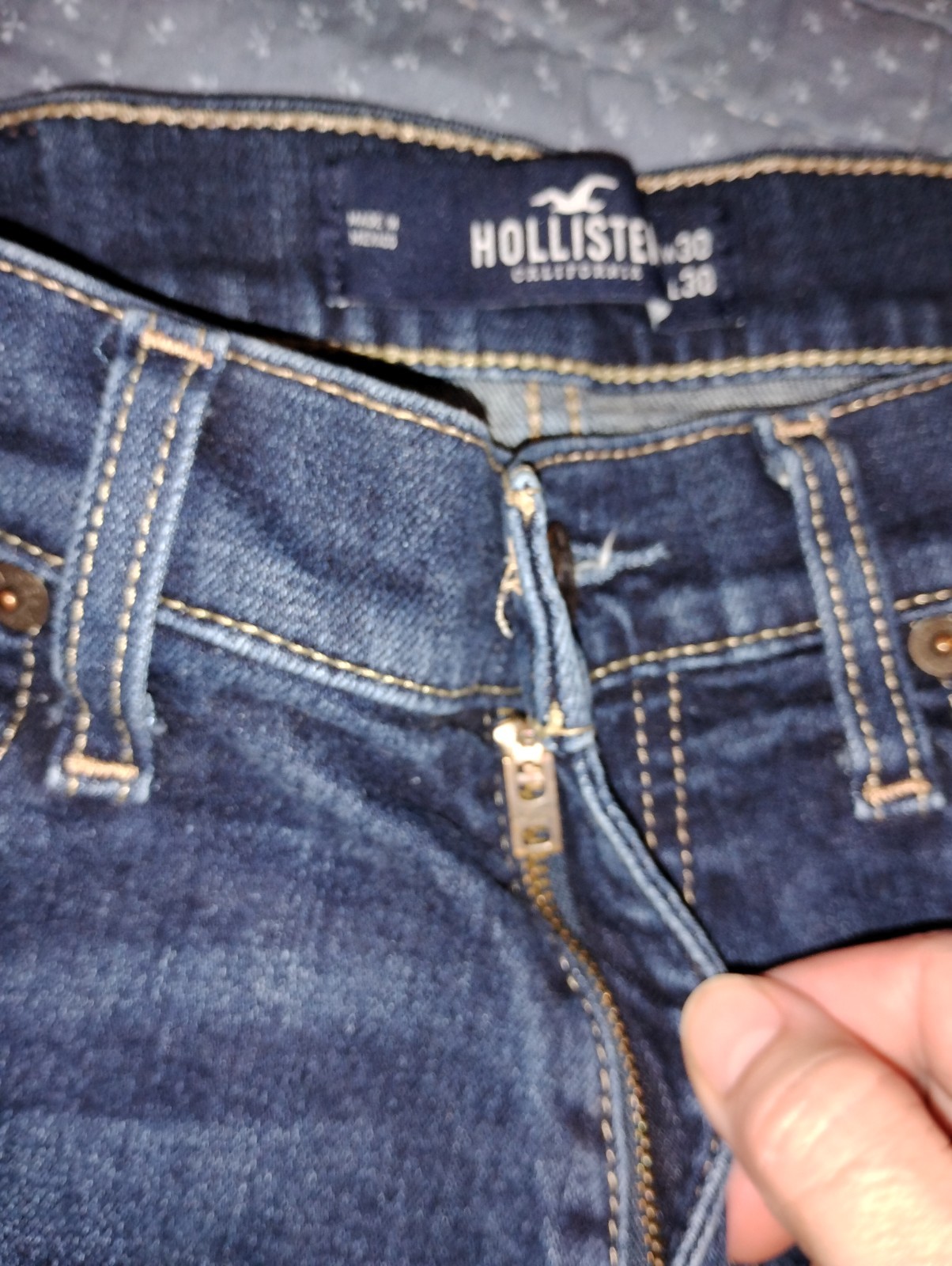 Hollister Men’s size 30 x 30 Epic Flex skinny jeans