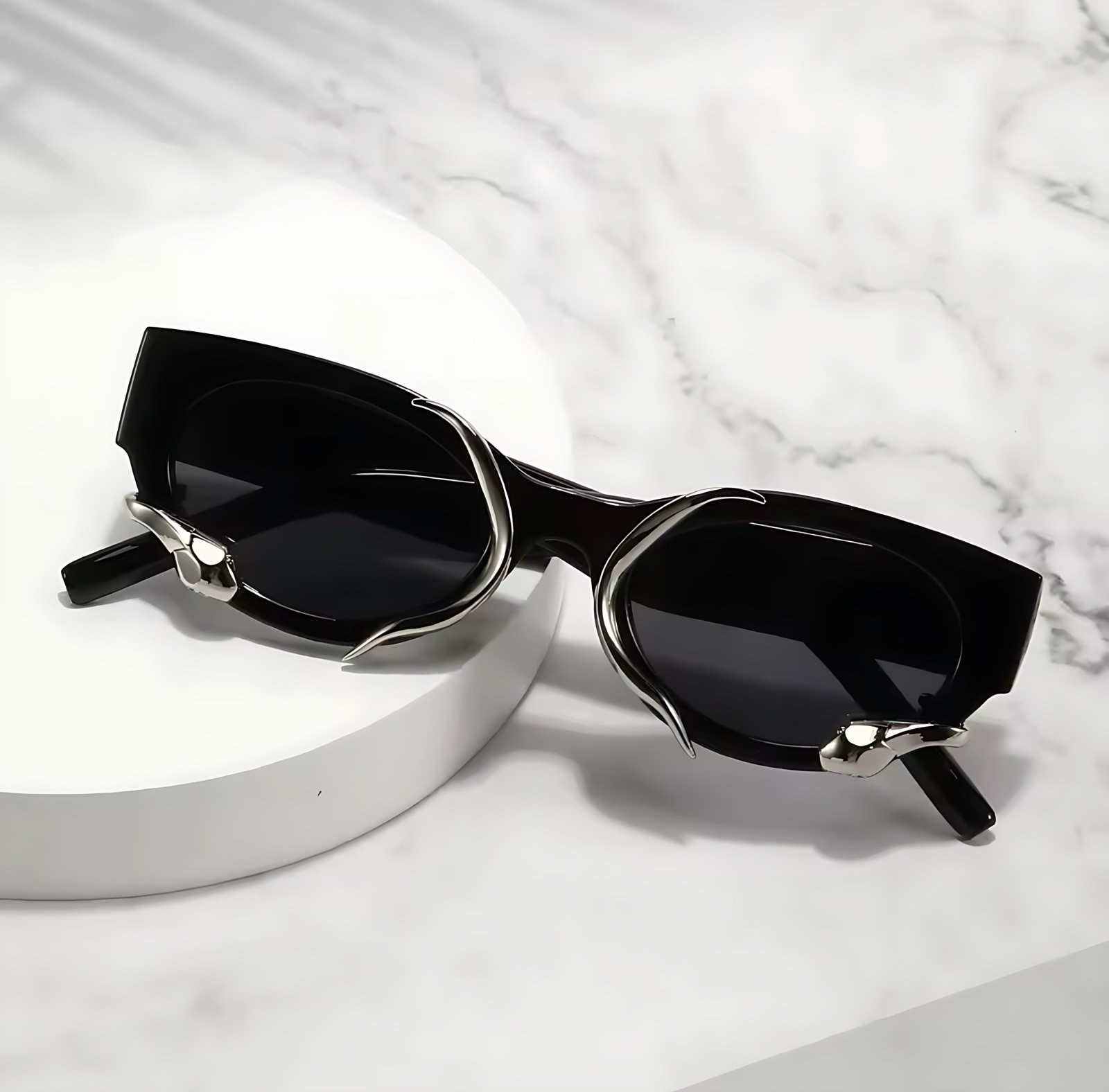 Unisex Retro Black Rectangle Sunglasses with Silver Horn Metal Accents – 141mm