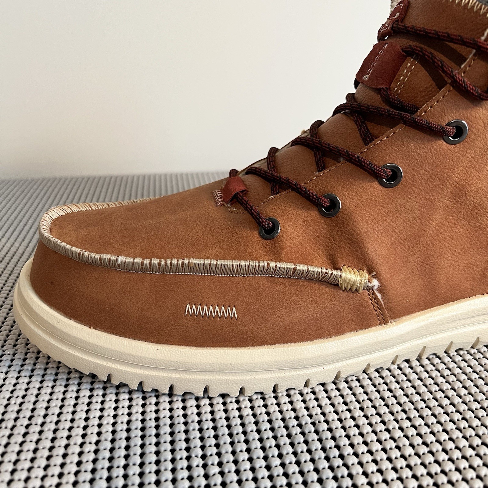 HEY DUDE Bradley Classic Cozy Winter Lined Leather Boots Cognac Brown – Men’s 12