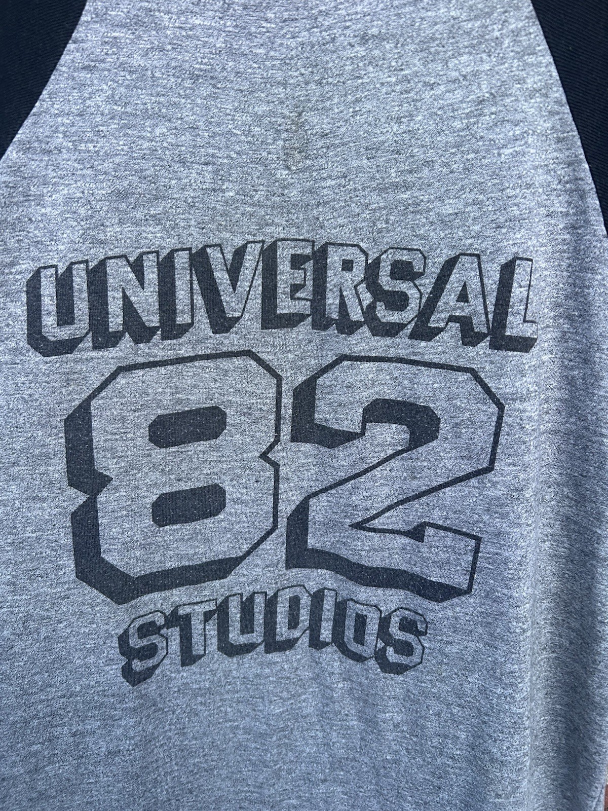 Vintage 1982 UNIVERSAL STUDIOS 80s Raglan SOFT THIN T Shirt L 20.5×27.5