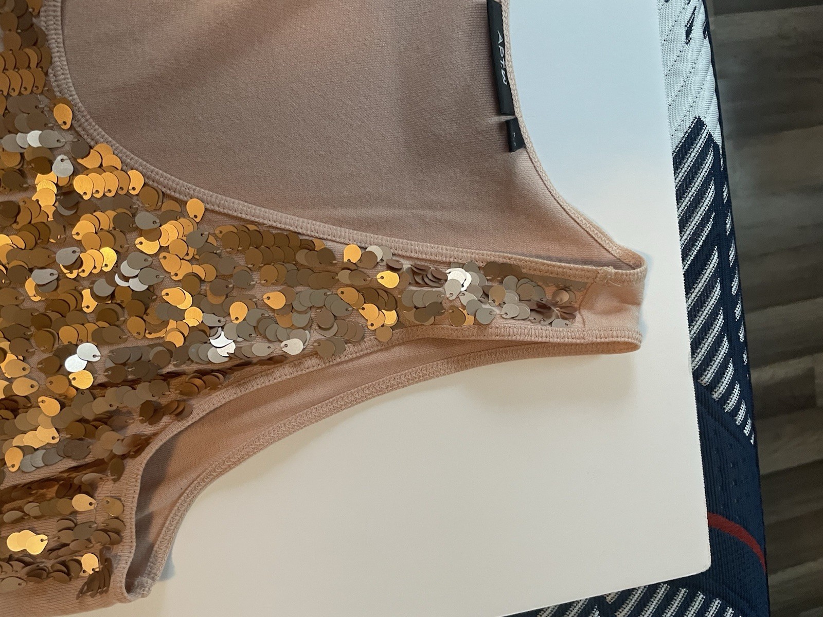 APT.9 Beige/Gold Solid Sequin Scoop Neck Knit Pullover Tank Top Women’s L