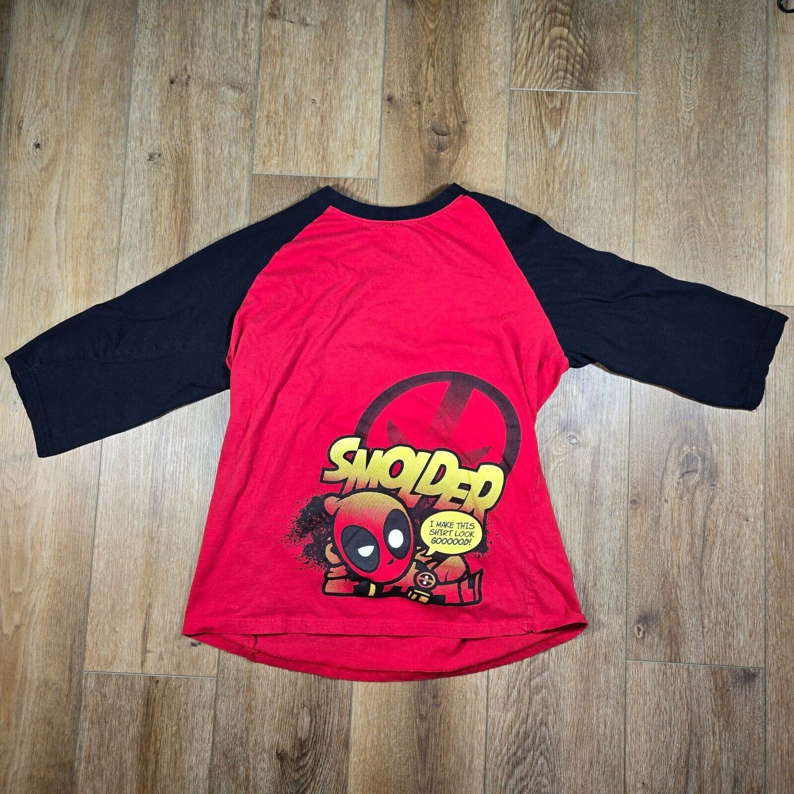 Marvel Deadpool Loot Wear Crate Raglan Shirt Mens XL Red Black Jersey Smolder