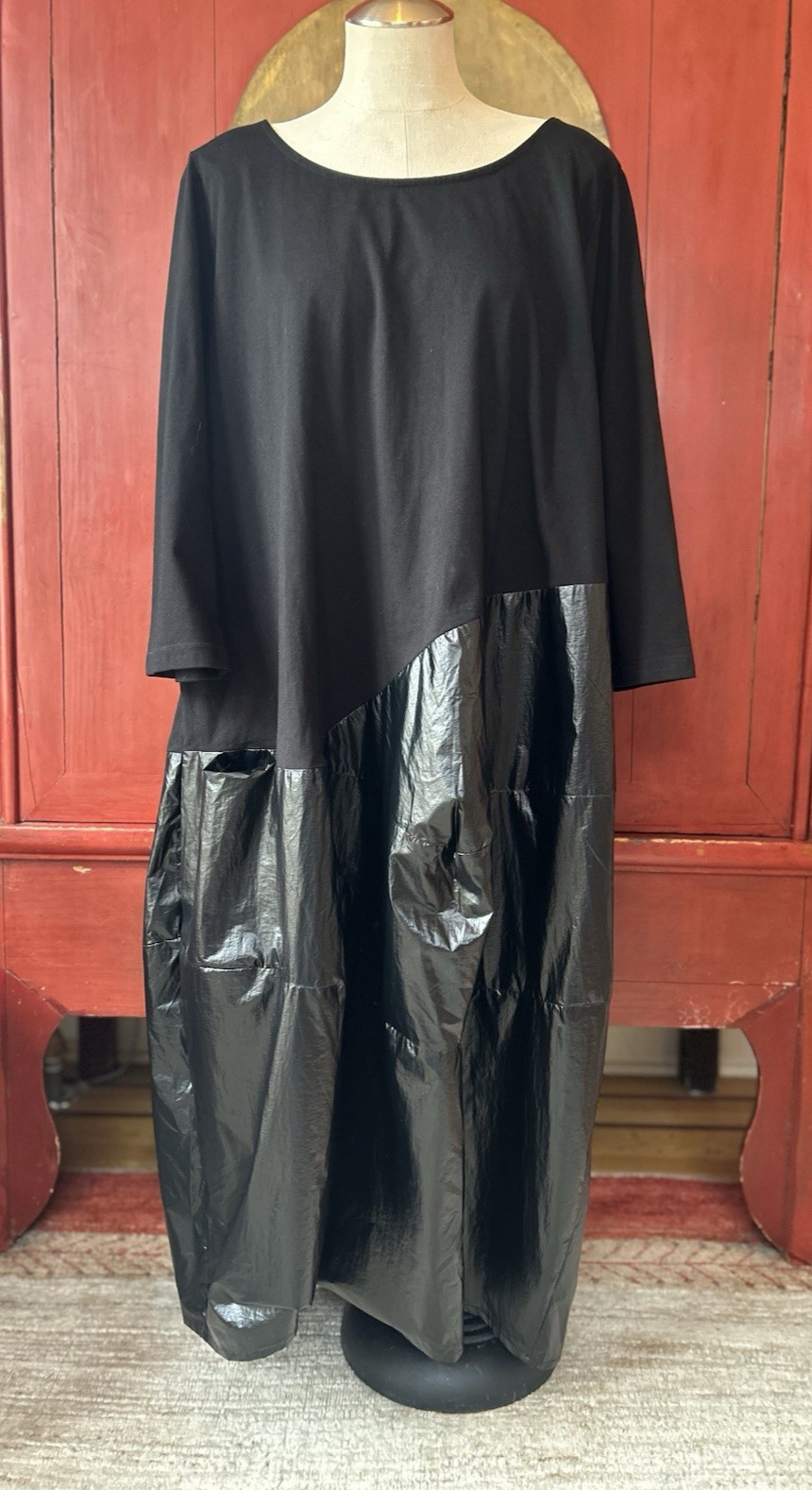 ALEMBIKA URBAN MAXIMA CREW COCOON DRESS, BLACK, Size XL