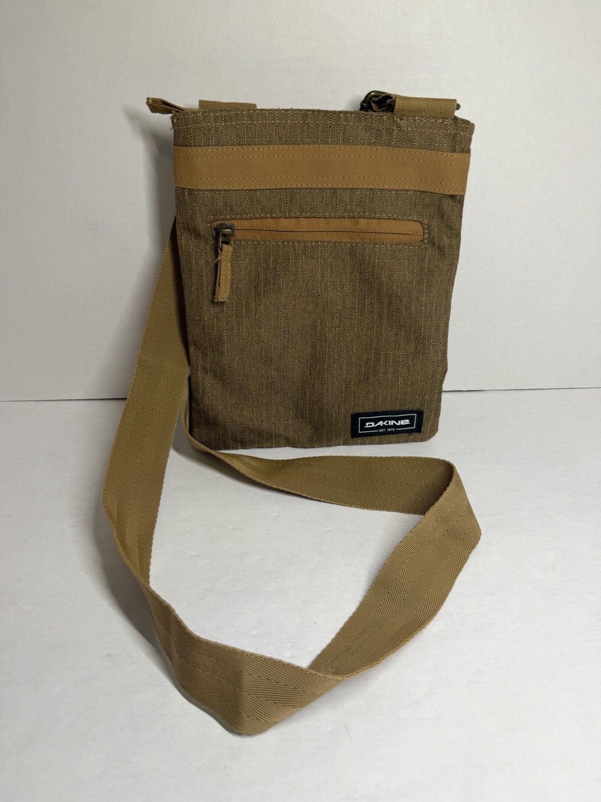 Dakine Jive Crossbody Bag Rip Stop Fabric Caramel Brown w/ Adjustable Strap B15