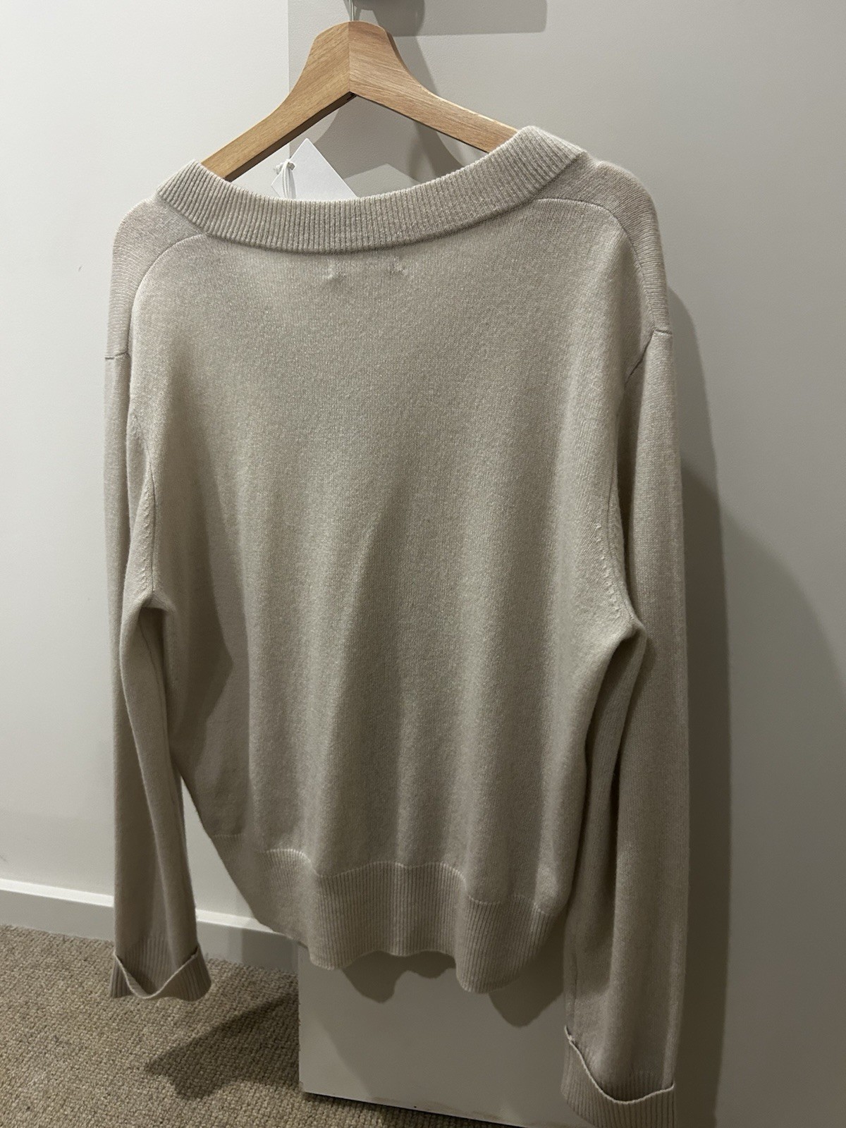 NWT Jac+ Jack 100% Cashmere Jumper – Medium – Sharpo V Neck Relaxed Knit Sweater
