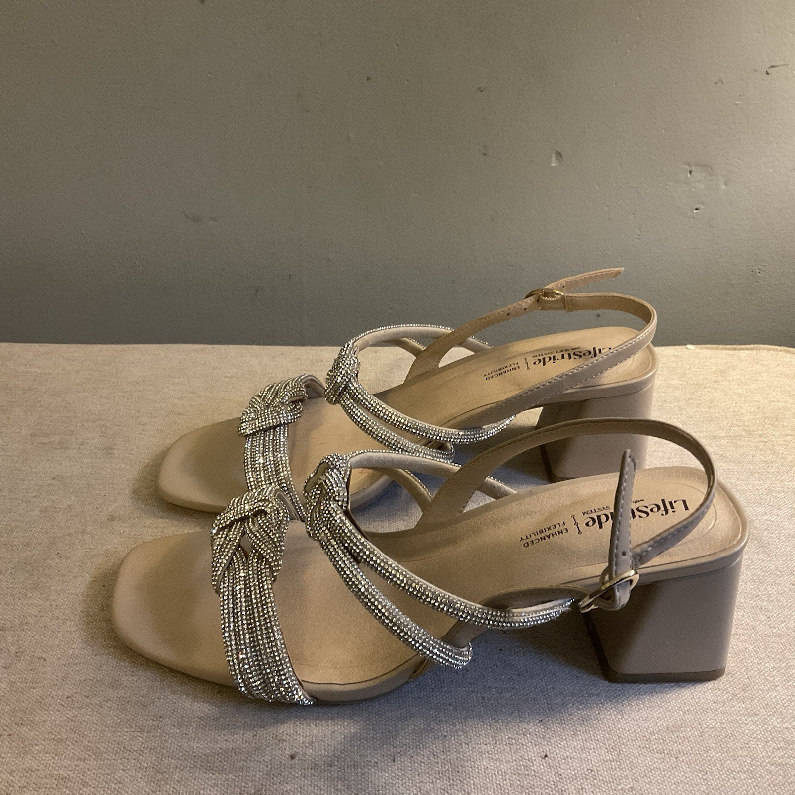 LifeStride Celeste Beige Rhinestone Knotted Block Heel Sandals Womens 8W GUC