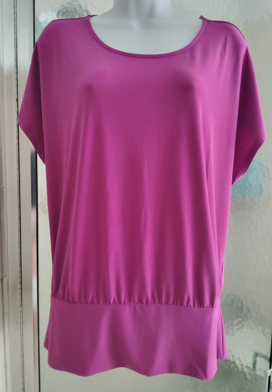 WHITE HOUSE BLACK MARKET *PARTY TIME* BANDED HEM TOP-LARGE-PINK-KNOT BACK-**NEW*