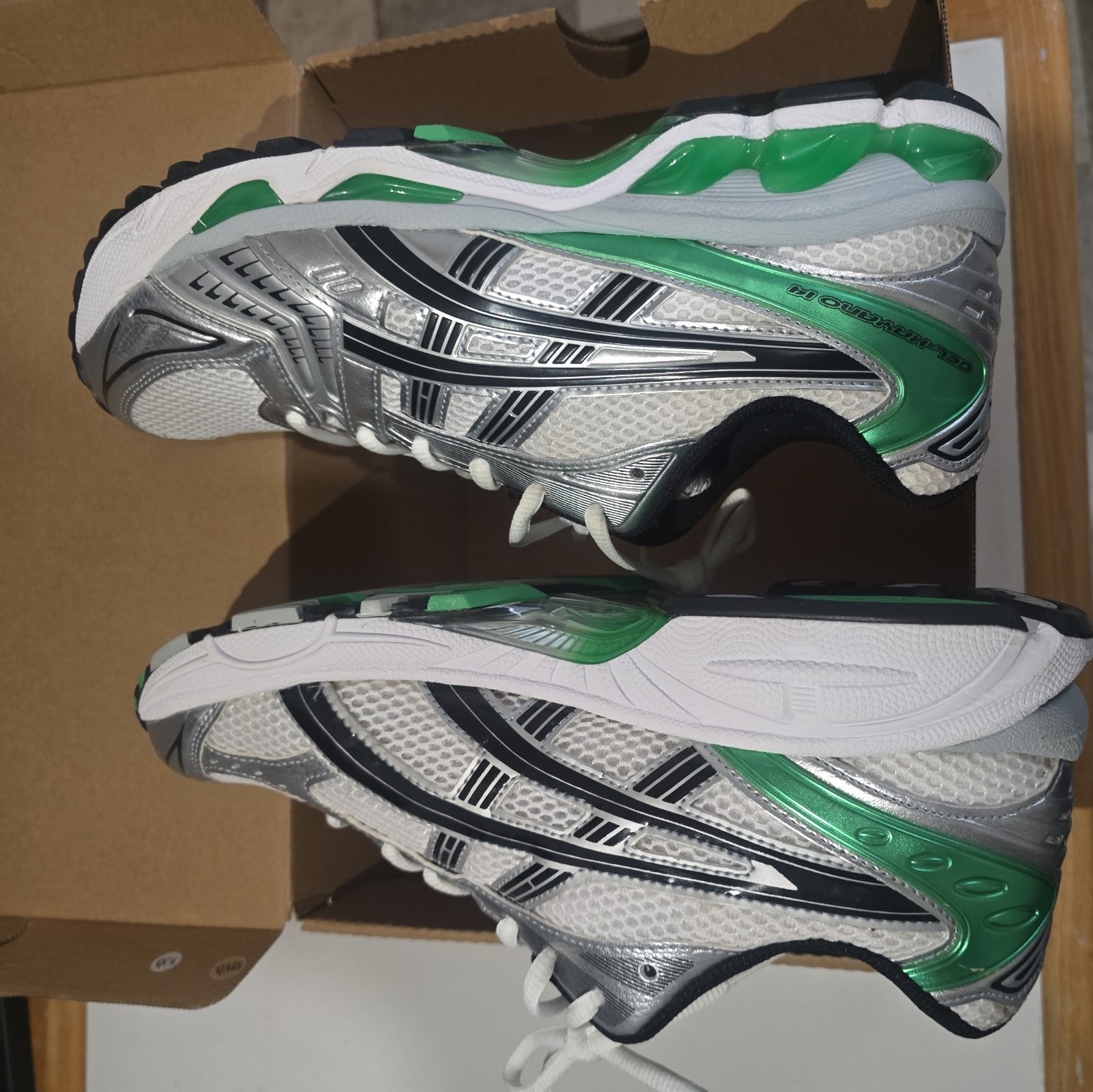 Asics Gel Kayano 14 White Malachite Green Size 10, 1201A019-110