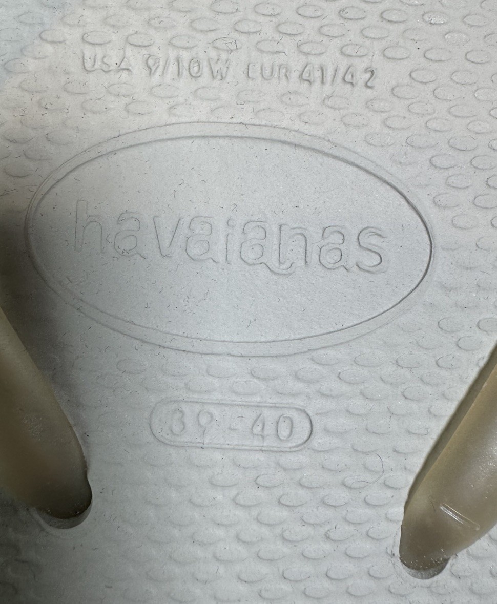 Havaianas Slim Women’s Flip Flops White Pearl Size 9/10 Brazil 39/40 NWT