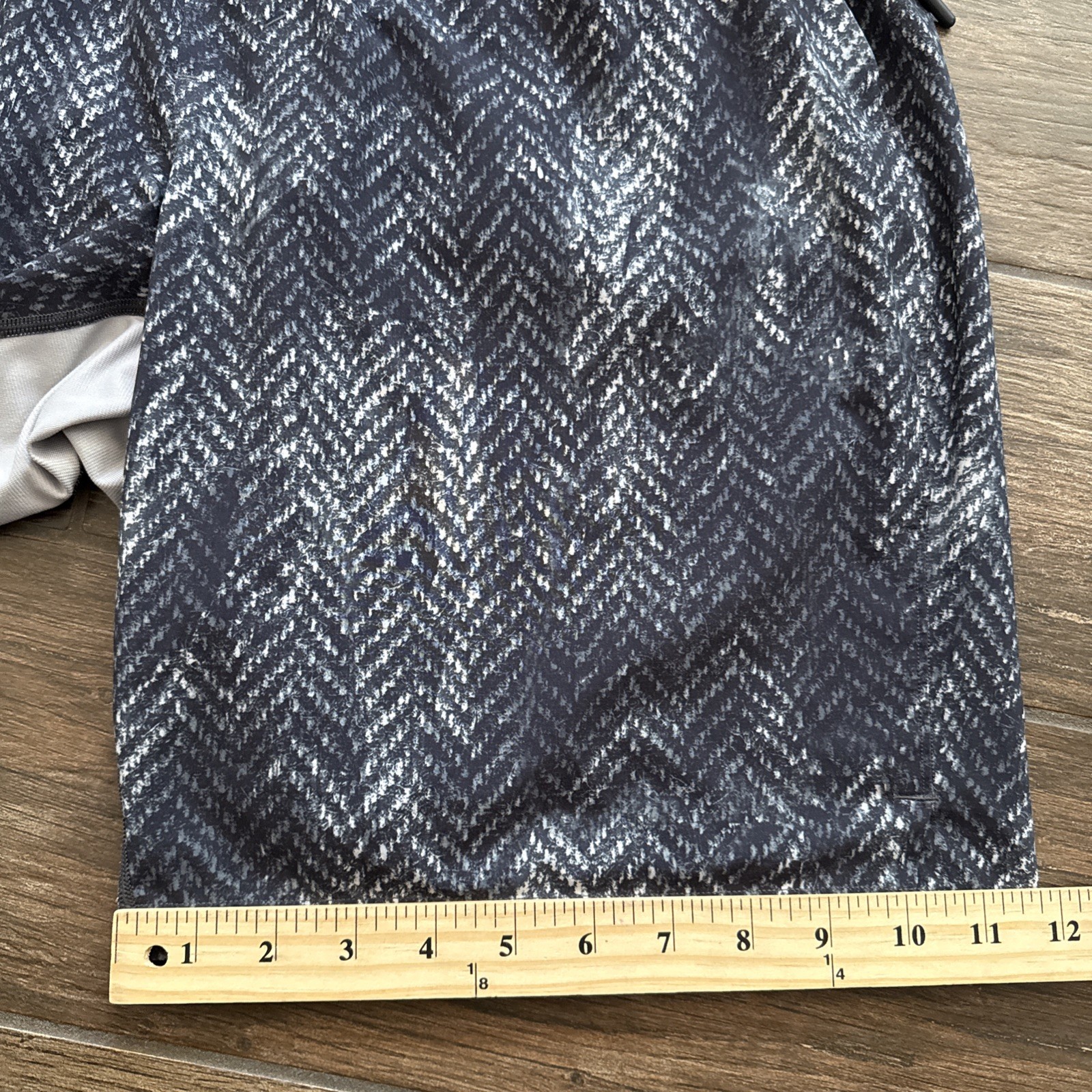 Lululemon Shorts Men Large Lined 9 Inseam Navy Chevron Athletic Drawstring