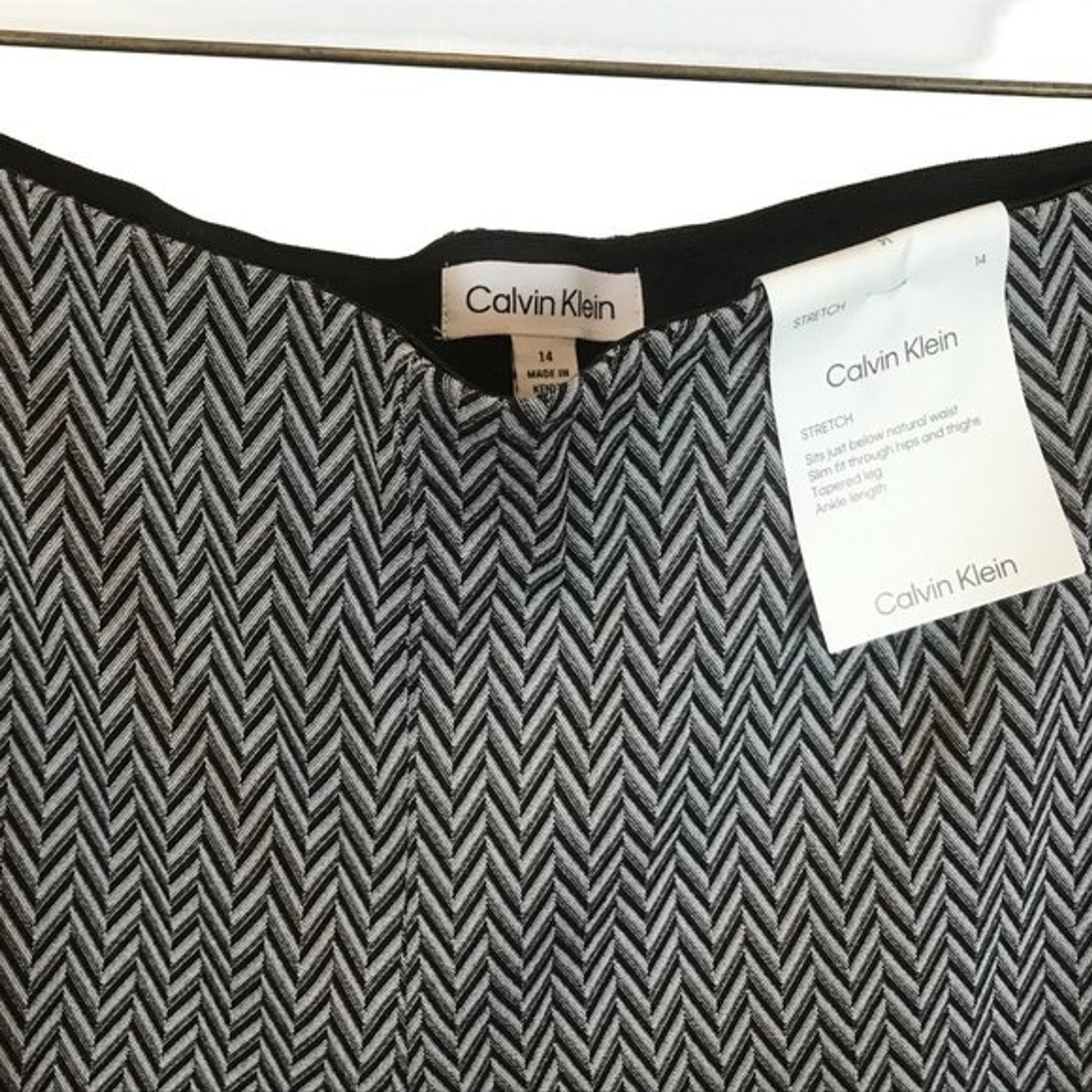 NWT Womens Size 14 14×28 Calvin Klein Gray Sleek Pull On Herringbone Pants