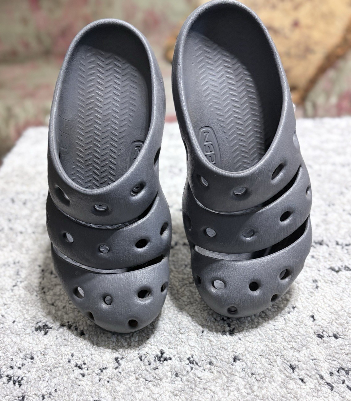 Keen Yogui Clog Perforated Gray Slip On Cottagecore Womens Sz 8 Garden Shoe Airy