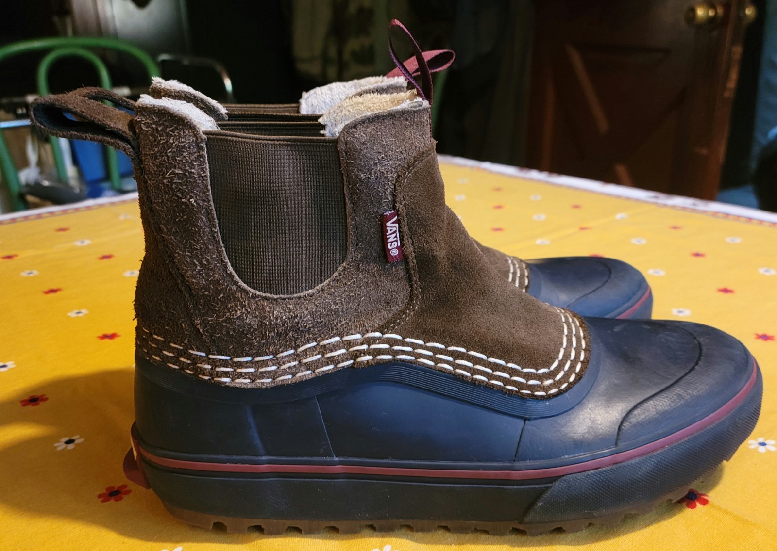 Vans Mid Chelsea Boots Brown/Blue Suede Rubber Men’s 7.5 Women’s 9 Rain/Snow