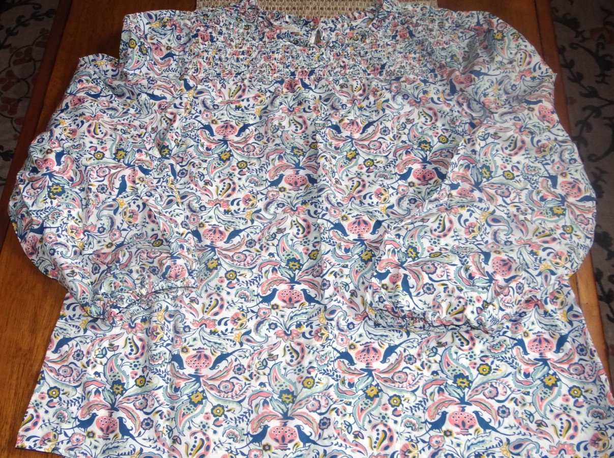 VGC TALBOTS WOMANs FLOWER & BIRD PULLOVER TOP w/SMOCKING AT NECKLINE — X-LARGE