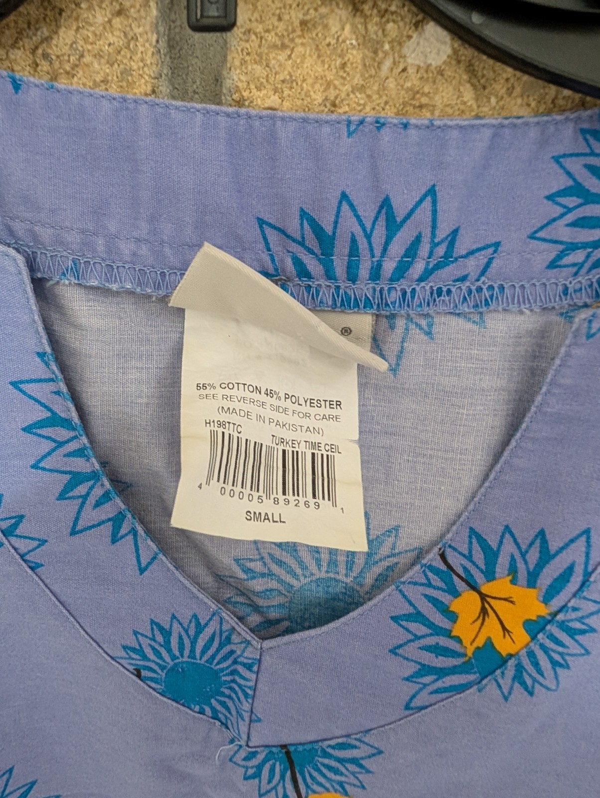 Turkey Time Women’s V-Neck Scrub Top Patterned Purple/Blue Size S