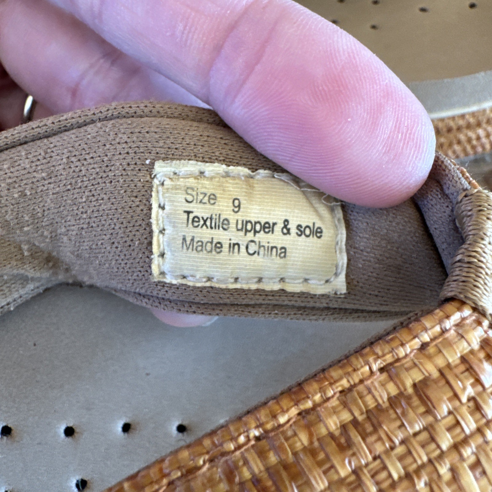 Volatile Island Womens 9 Wedge Sandals Raffia Woven Comfort Insole Chic Vibe