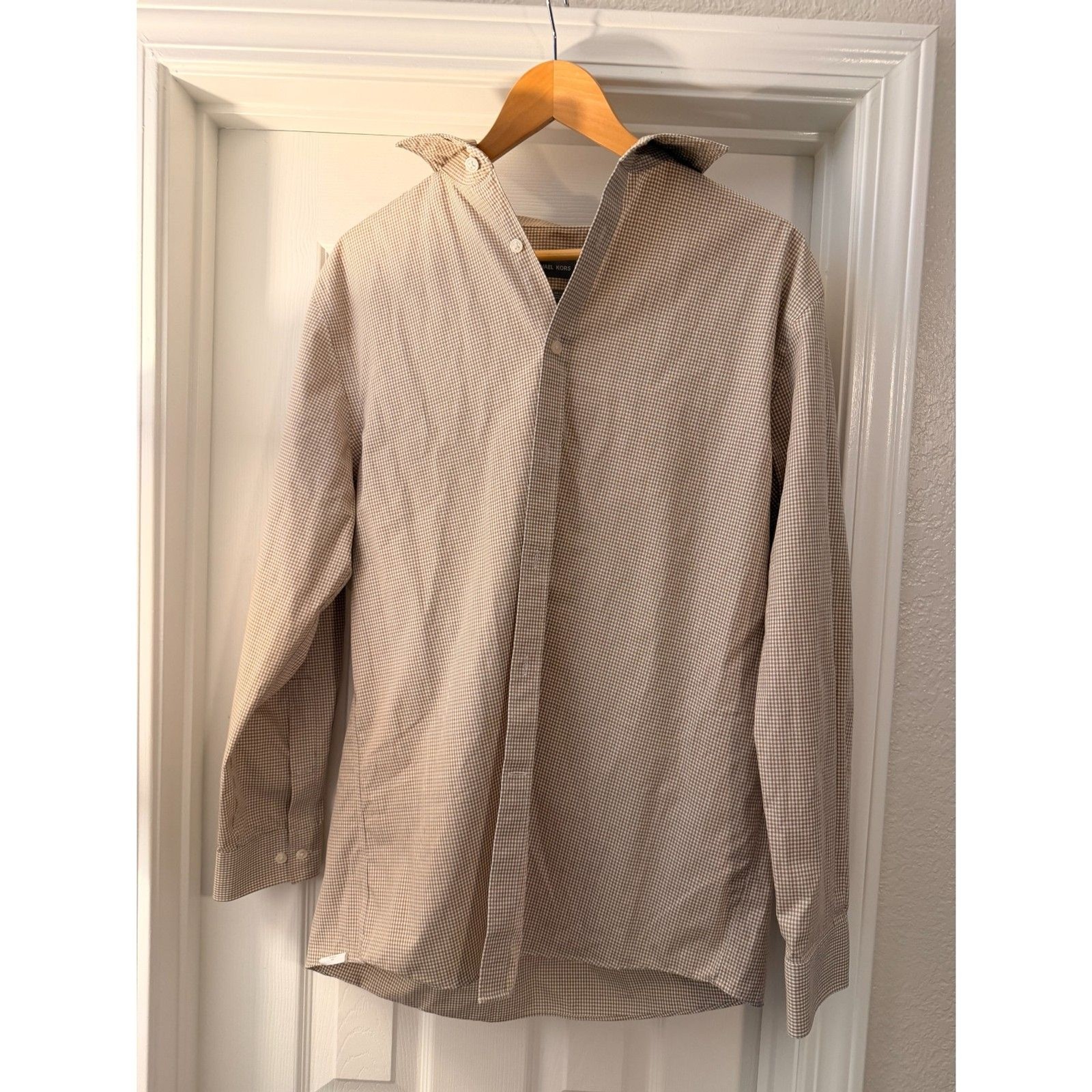 Michael Kors Tan & White Plaid Button-Up Top – Gently Worn