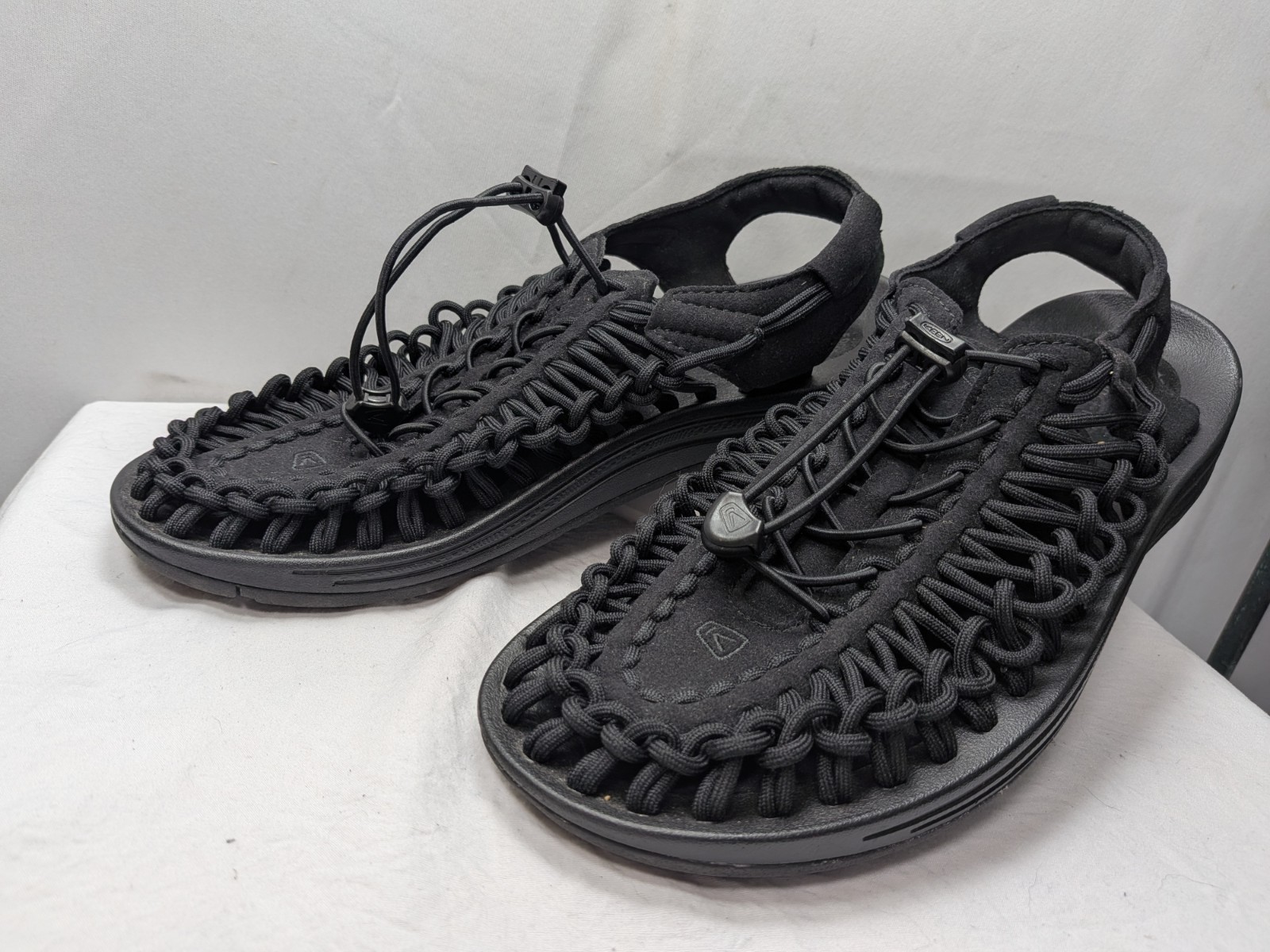KEEN UNEEK Women’s 10 Triple Black Cord Sandals Comfort Hiking Walking EU 40.5