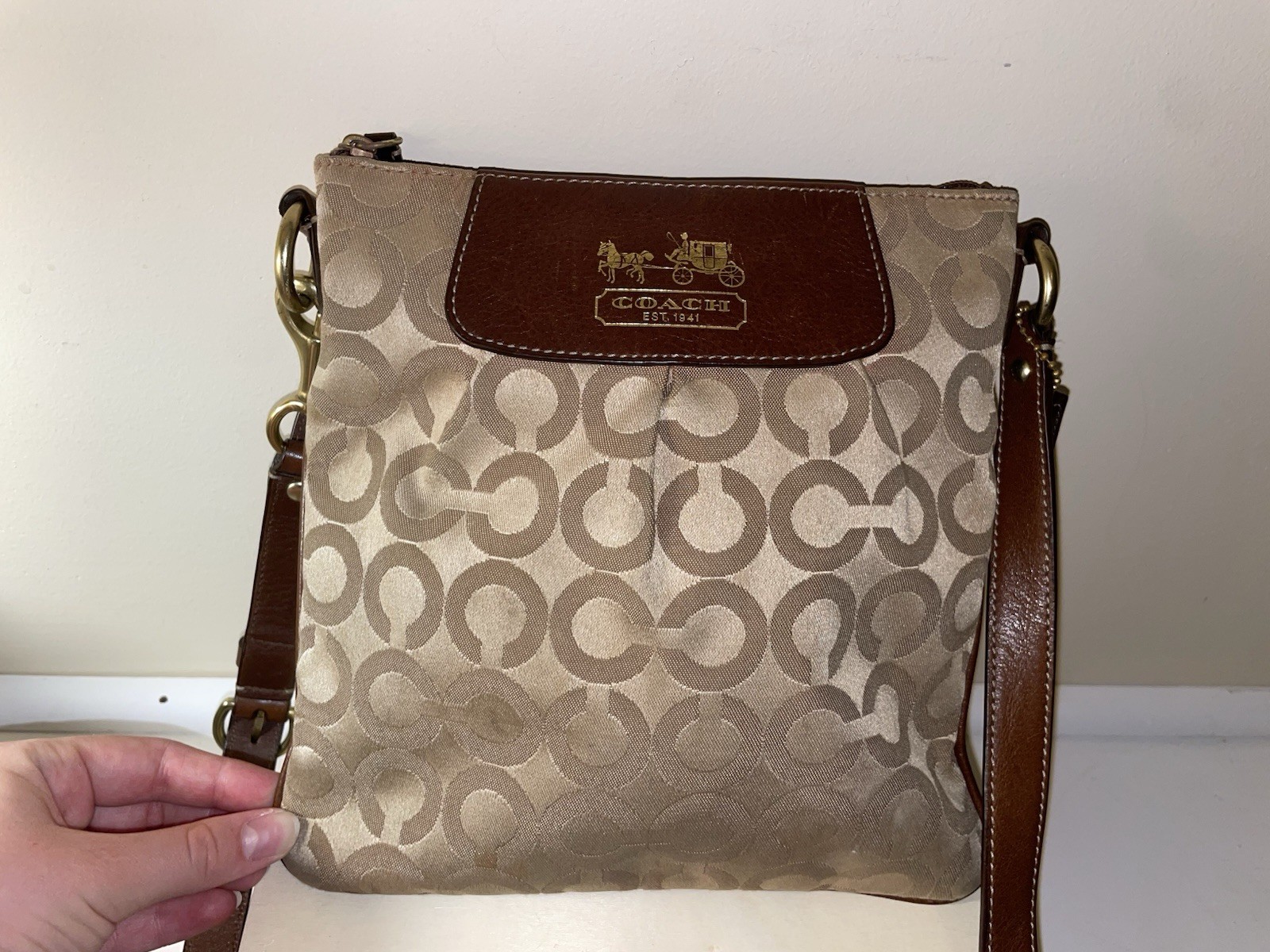 Coach Signature Swingpack Crossbody Bag Khaki Brown Canvas Leather Trim Purse