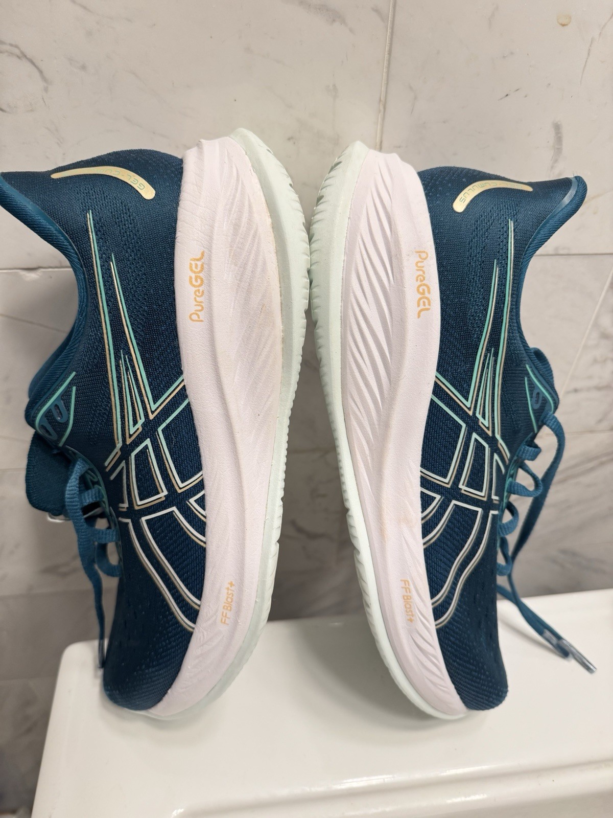 Asics Gel-Cumulus 26 1012B599 Women’s US 10.5 Sneakers Rich Teal Running Shoes