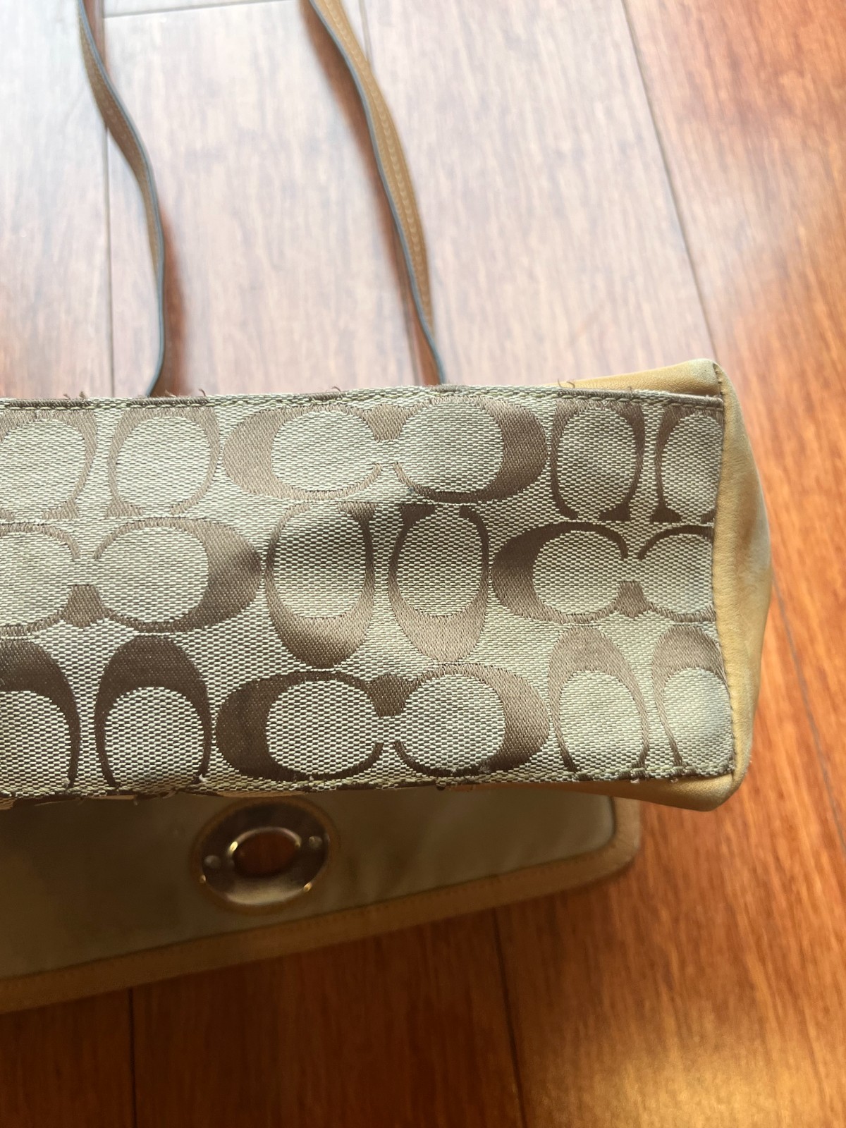 Vintage Coach Hamptons Turn Locking Flap Jacquard F13066-Khaki Tan Leather