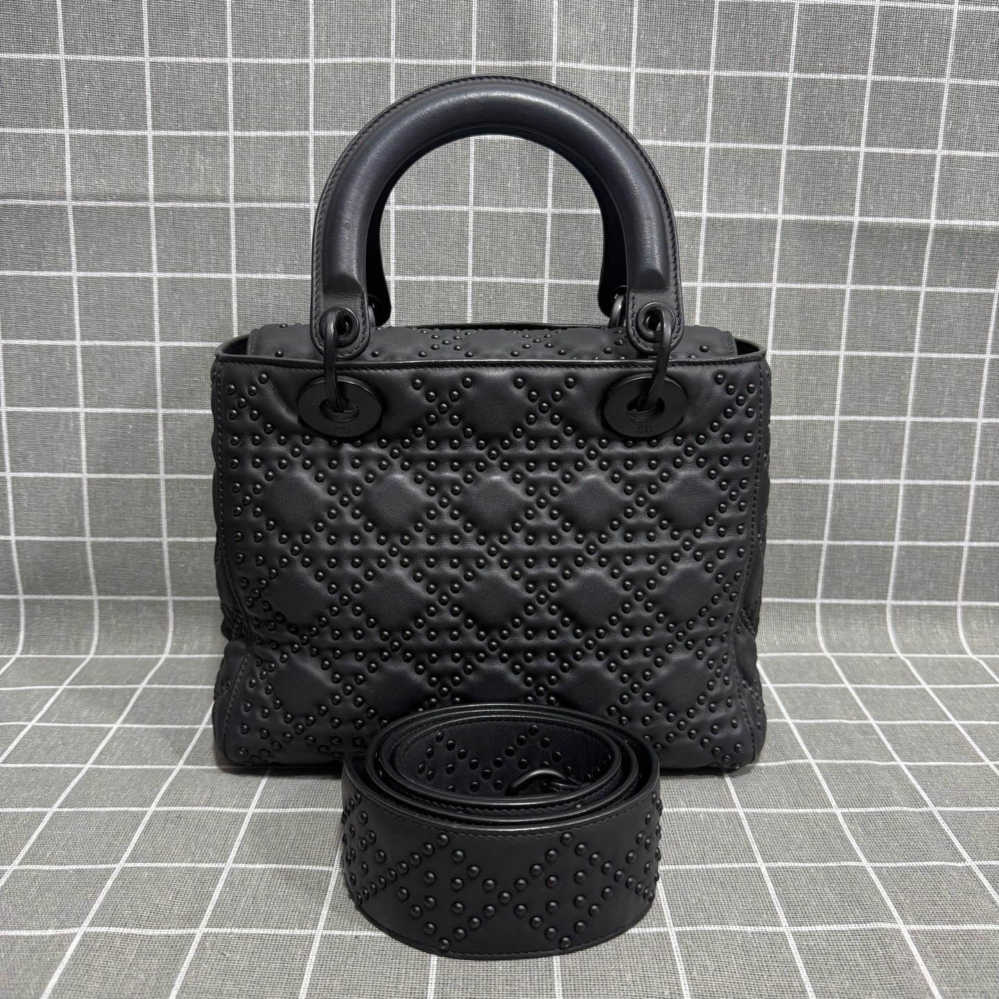 Dior Pre-Owned Authentic Luxury Handbag 24*20*11 Free Tracked Shipping
