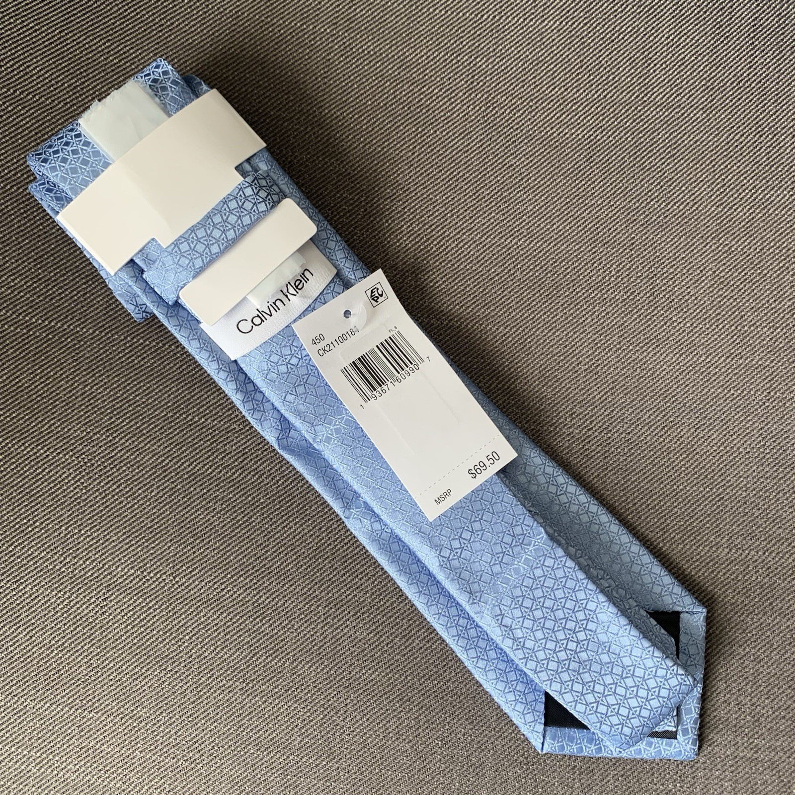 Calvin Klein Men’s Neck Tie Light Blue Solid Geometric Silk Blend MSRP $69.50