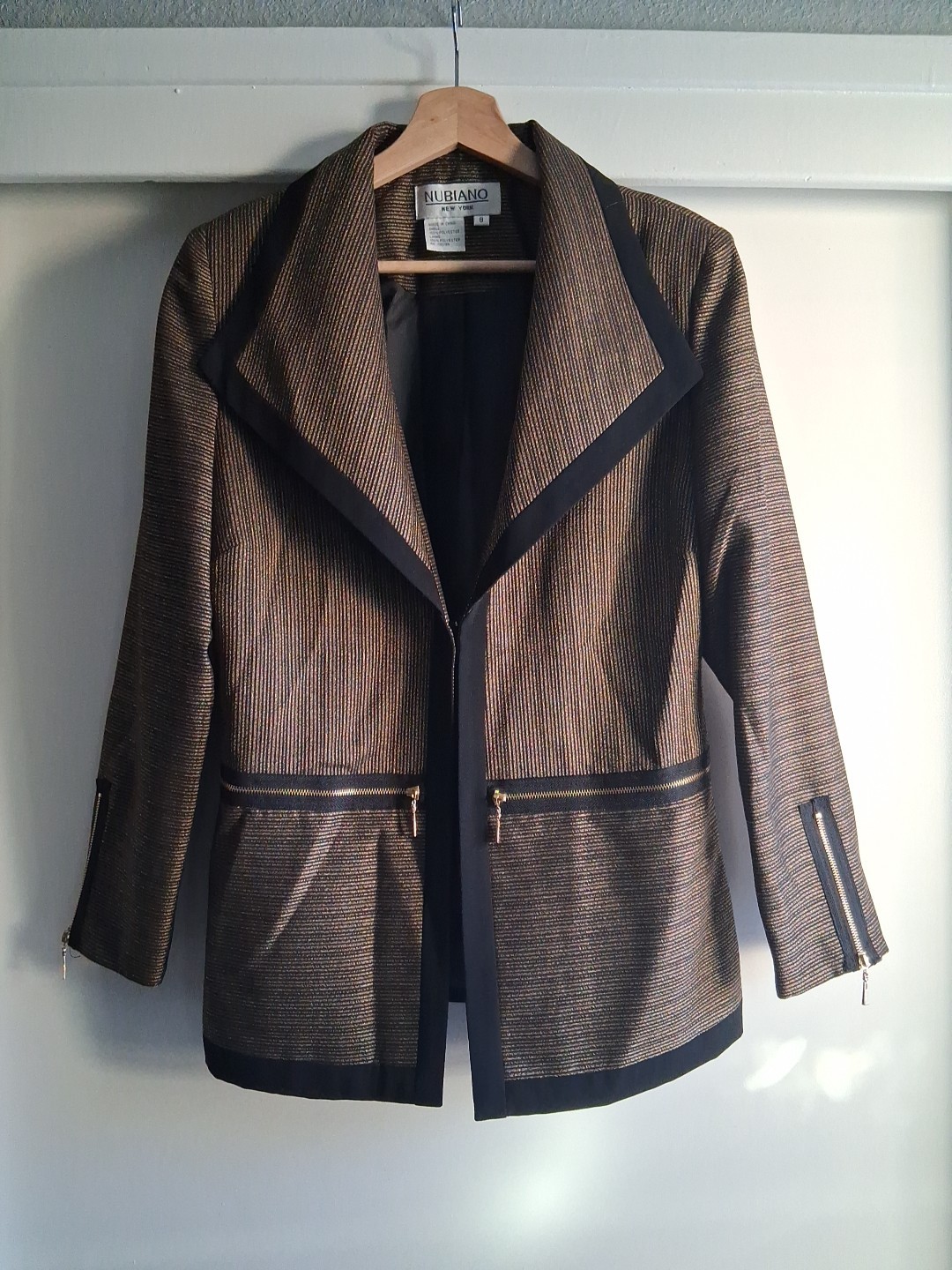 NUBIANO NEW YORK Women’s Workwear Formal Blazer Jacket Size 8 Black & Gold Zips