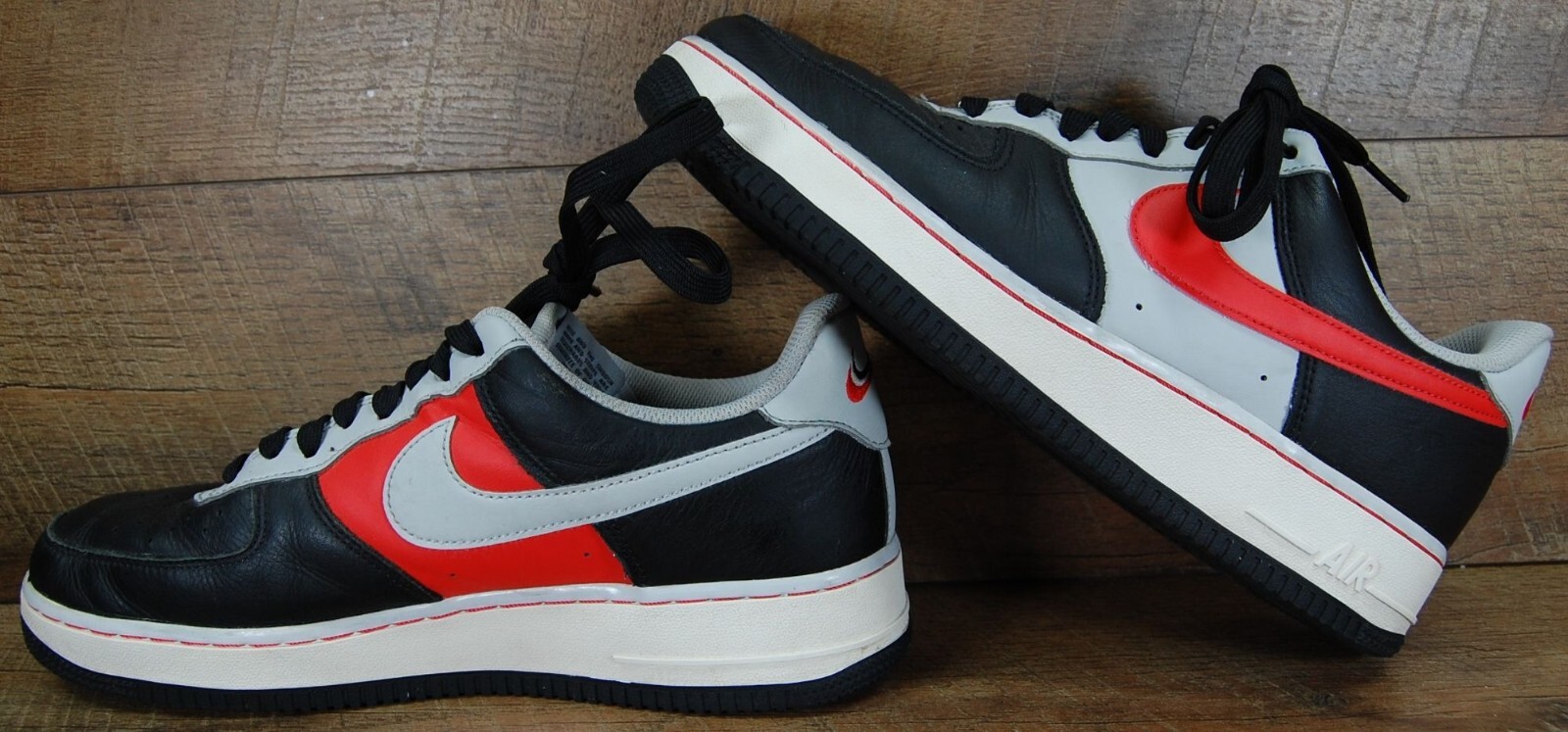 Nike Air Force 1 ’07 LV8 EMB Shoes Black Chile Red Gray Fog DC8874-001 Men’s 9.5