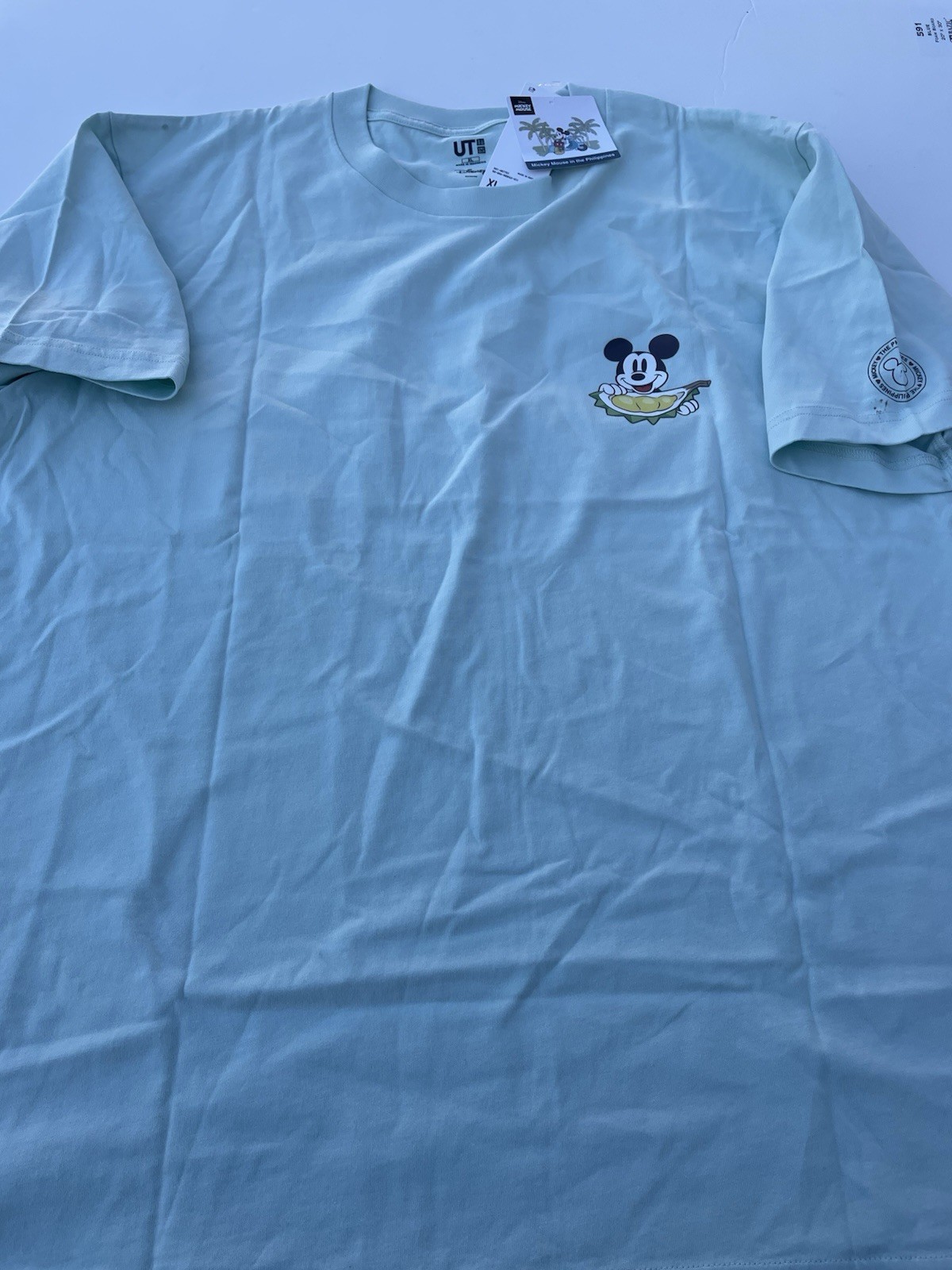 NWT Uniqlo Philippines exclusive Disney “Davao” TShirt In Size XL