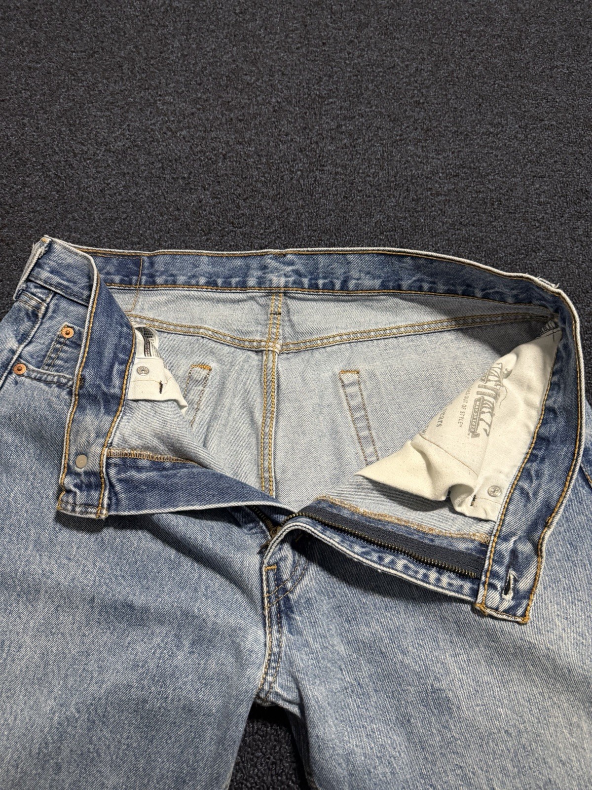 Levi’s® 505® Men’s Regular Fit Jeans Light-Stonewash, 36×32