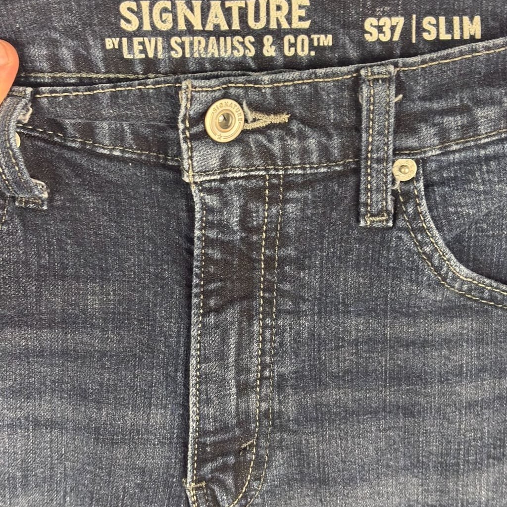 Signature Levi Strauss Mens S37 Slim Fit Jeans W33 L30 Dark Denim Stretch