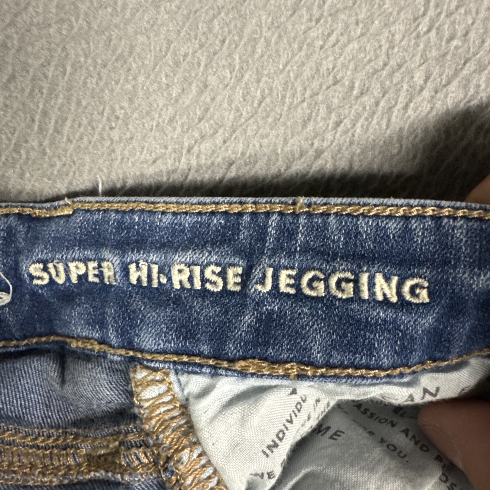 American Eagle Jeans Womens 2 Blue Hi-Rise Jegging Stretch Distressed Denim