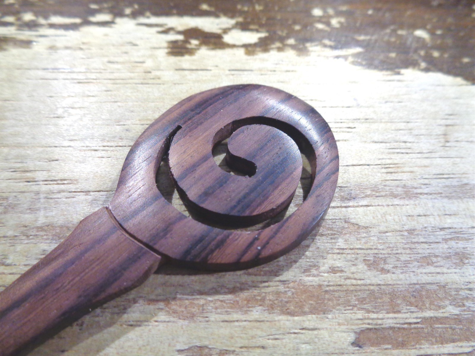 1 7/16″ X 1 13/16″ EXOTIC INDONESIAN ROSEWOOD MAORI KORU HAIR PICK STICK 7 1/4″