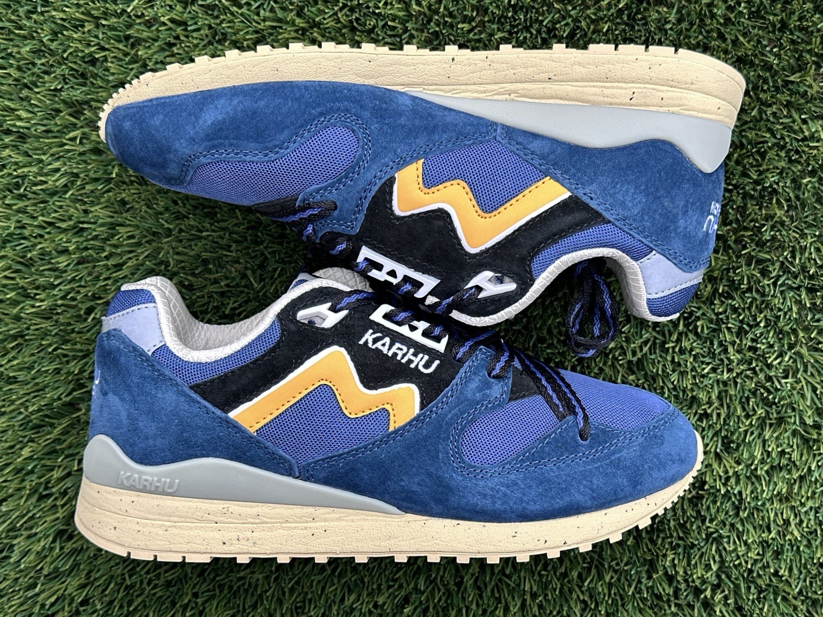 Size 8M 9.5W – Karhu Synchron Classic Retro Sneakers Blue Wing Yellow New $140