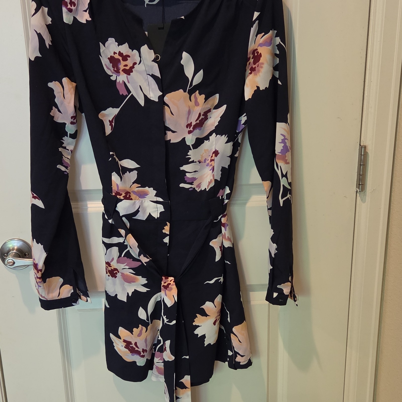 Dalia Women’s 6 Floral Long Sleeve V-Neck Woven Polyester Belted Romper Navy C28
