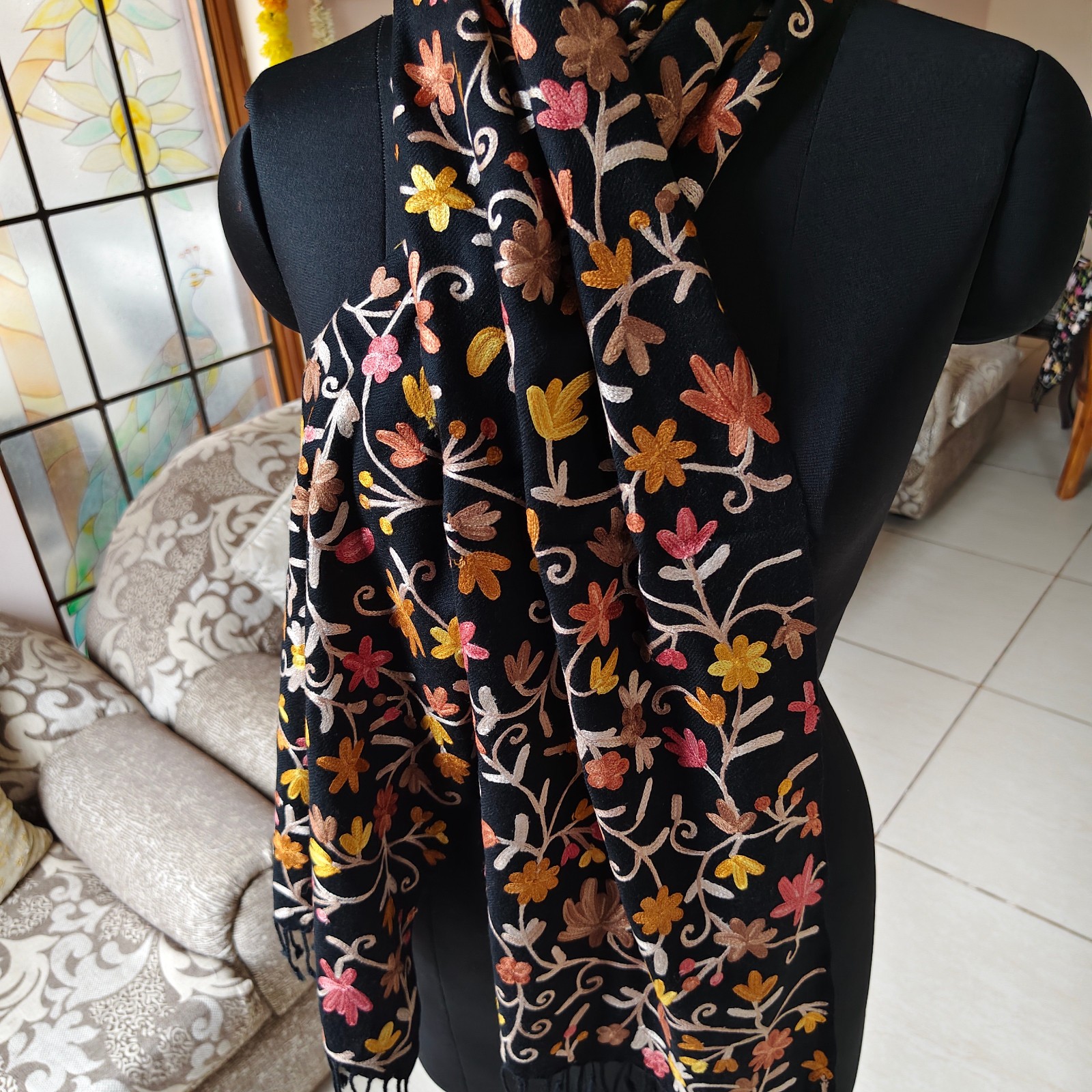 Black Soft kashmiri Floral scarf Crewel Embroidery 100% Cashmere Pashmina D2